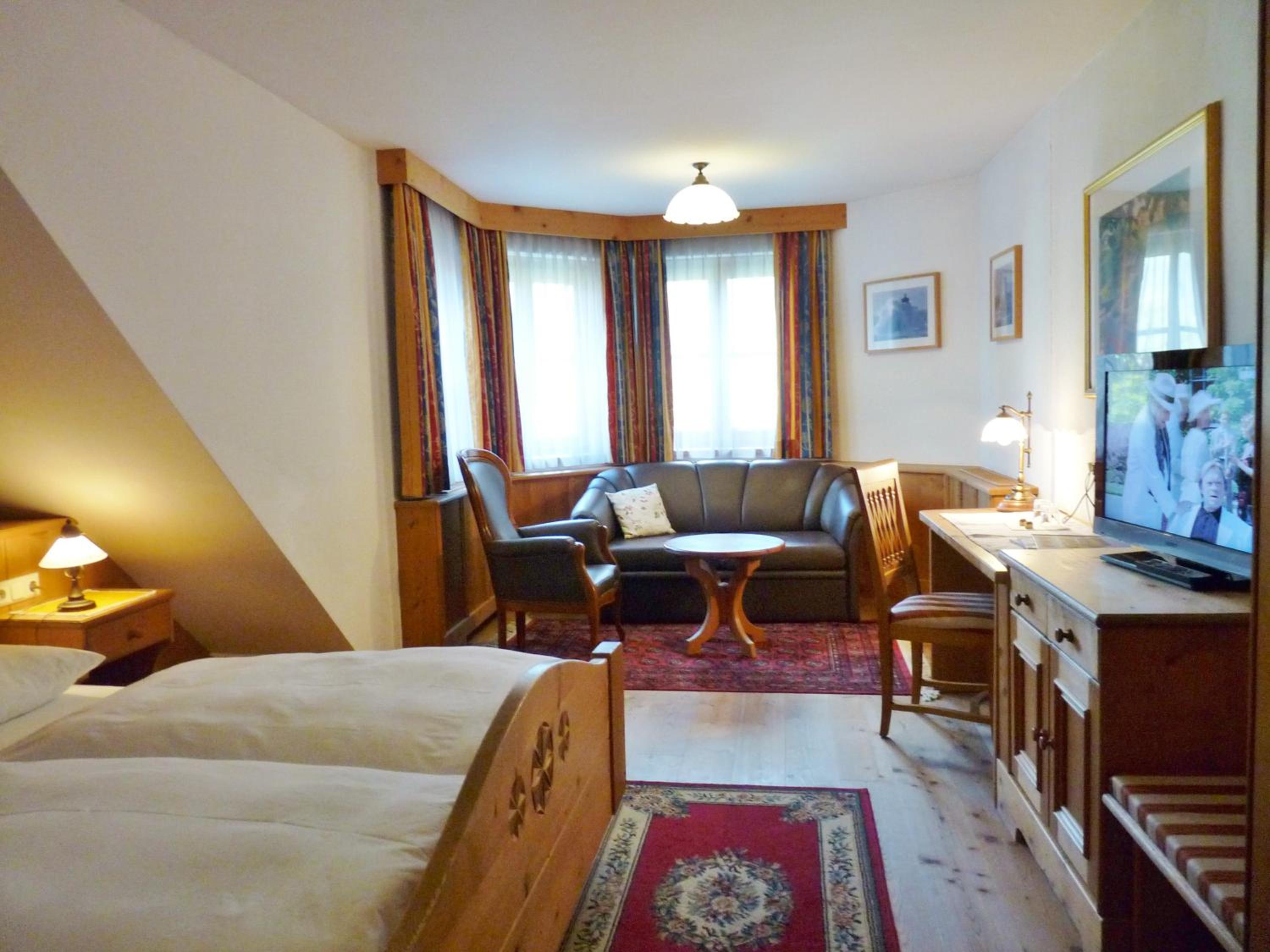 Family Room - Photo 3