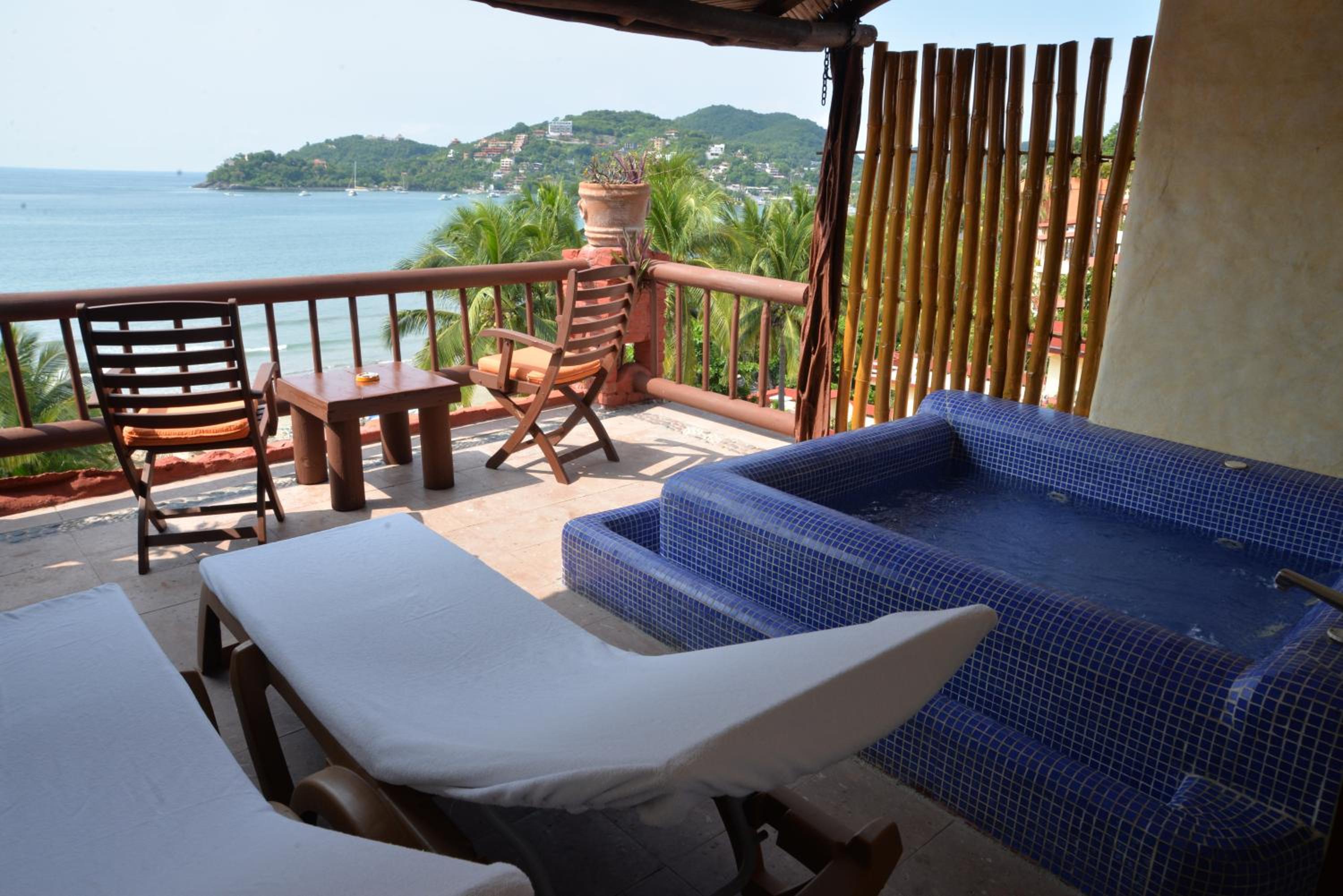Junior Suite with Hot Tub photo 3