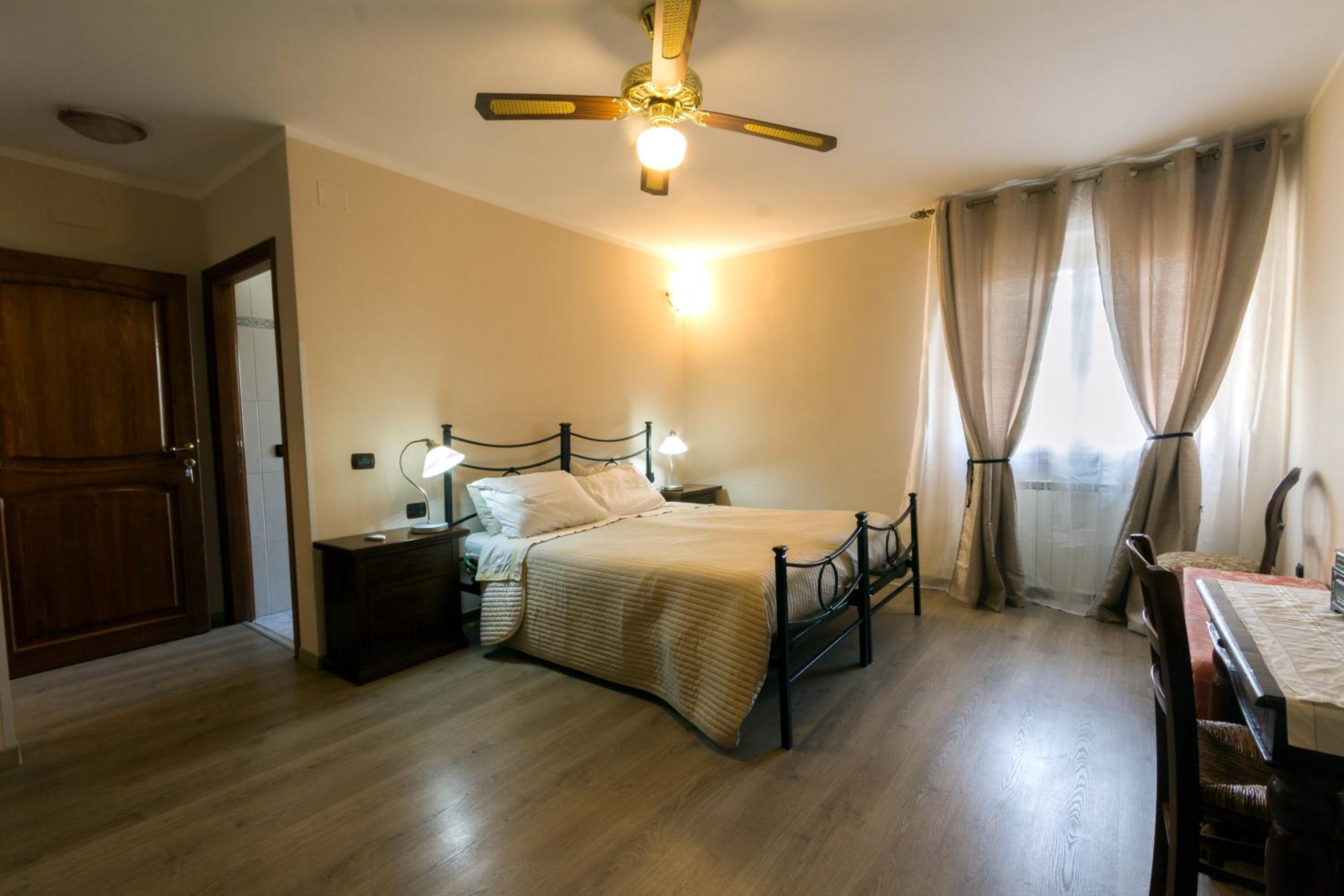 Deluxe Double Room With Shower photo 1