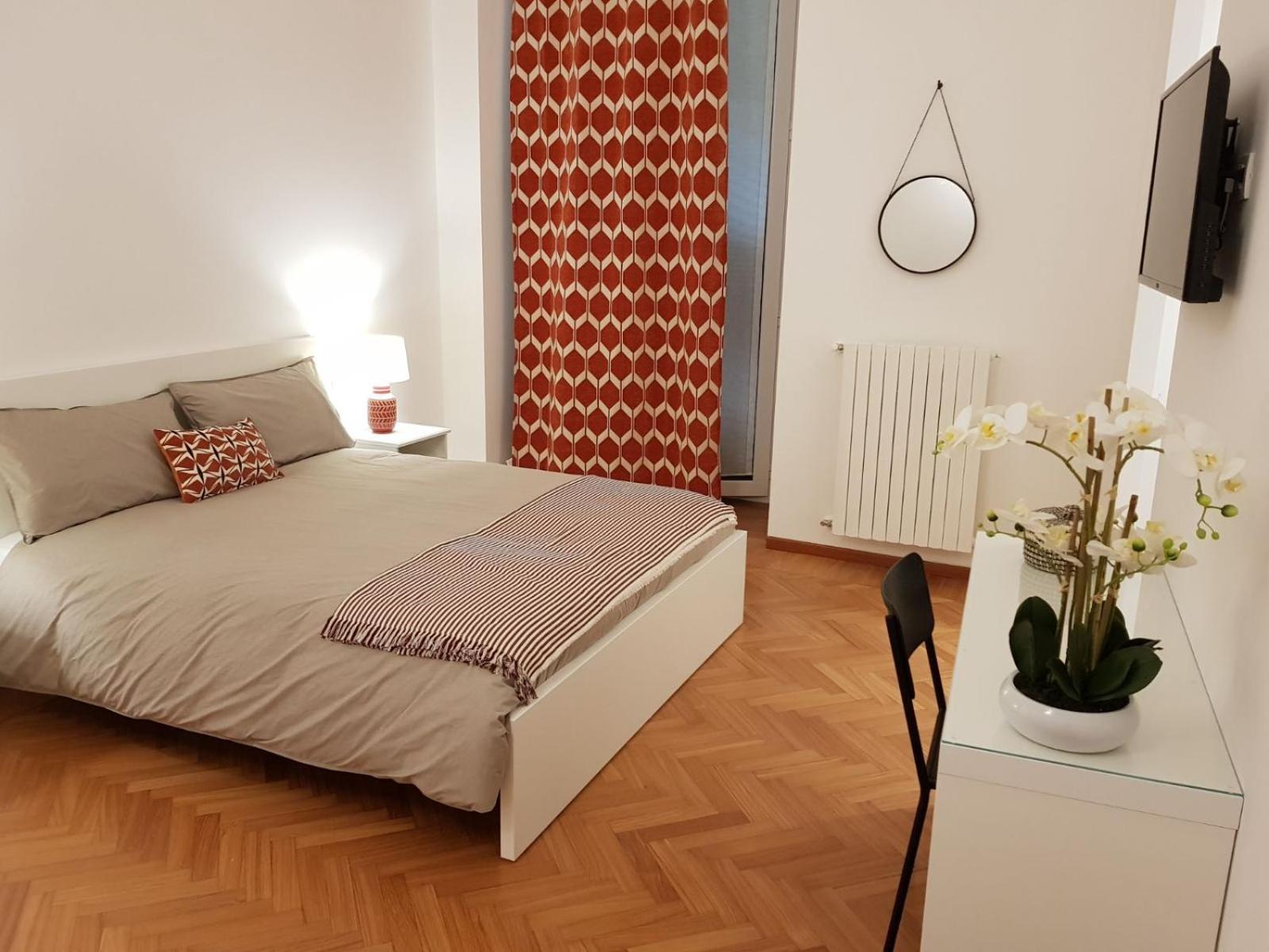 Deluxe Double Room with Balcony photo 1