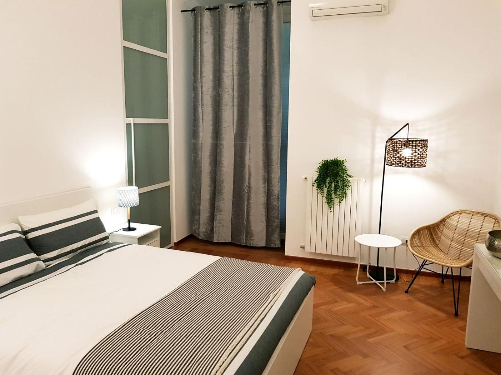 King Suite with Balcony photo 1
