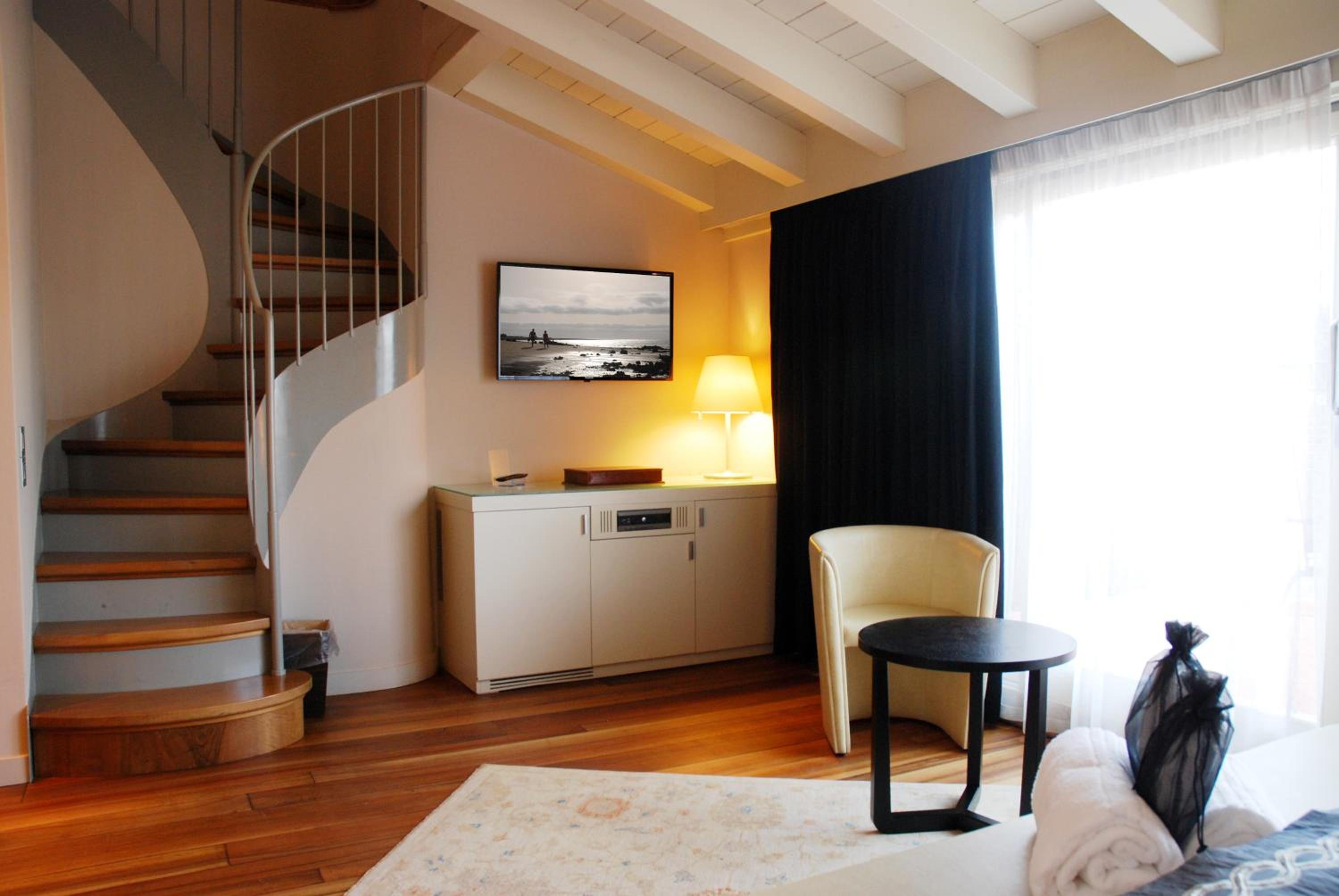 Prestige Room with Lake View - Split level - Photo 6