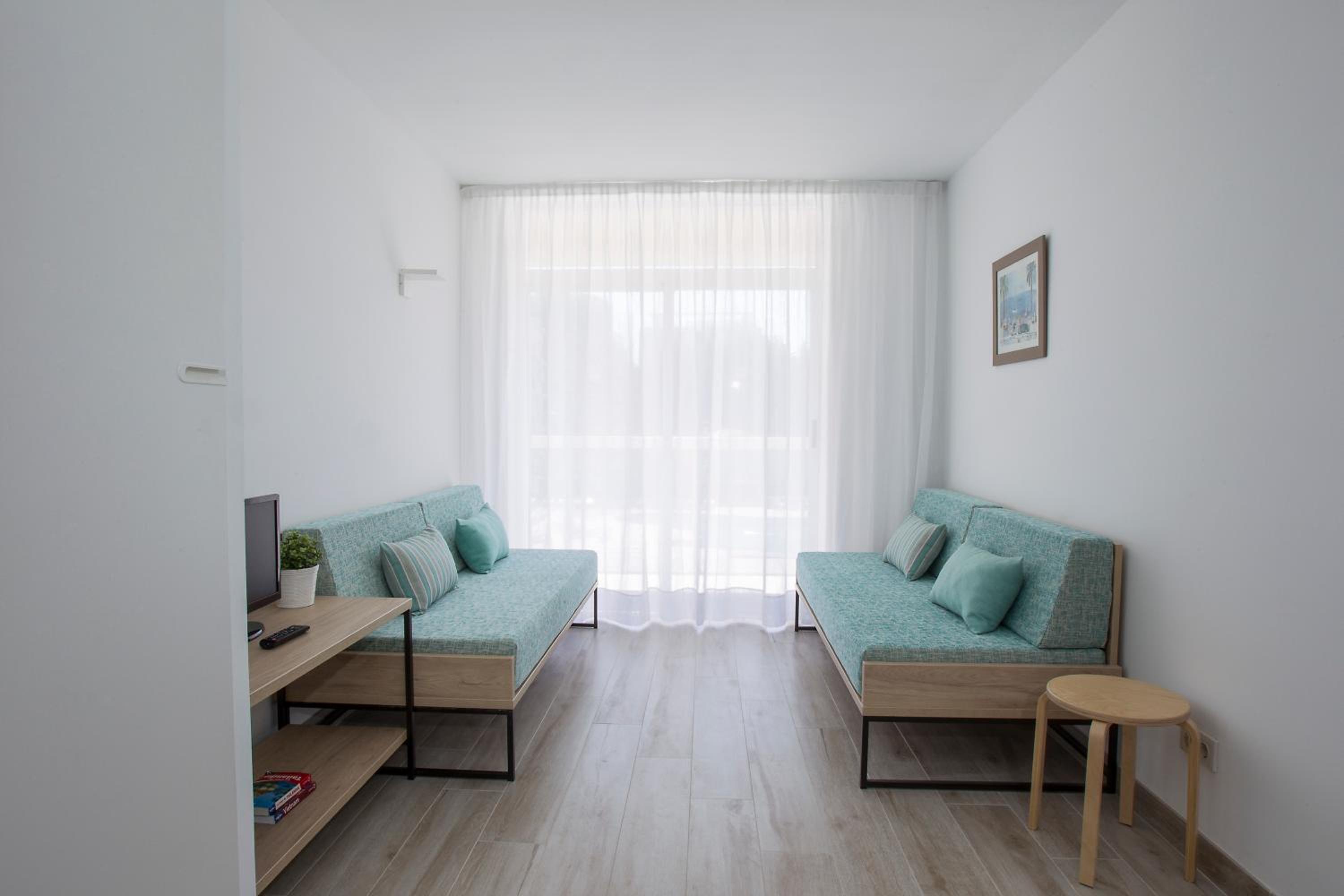One-Bedroom Family Apartment photo 2