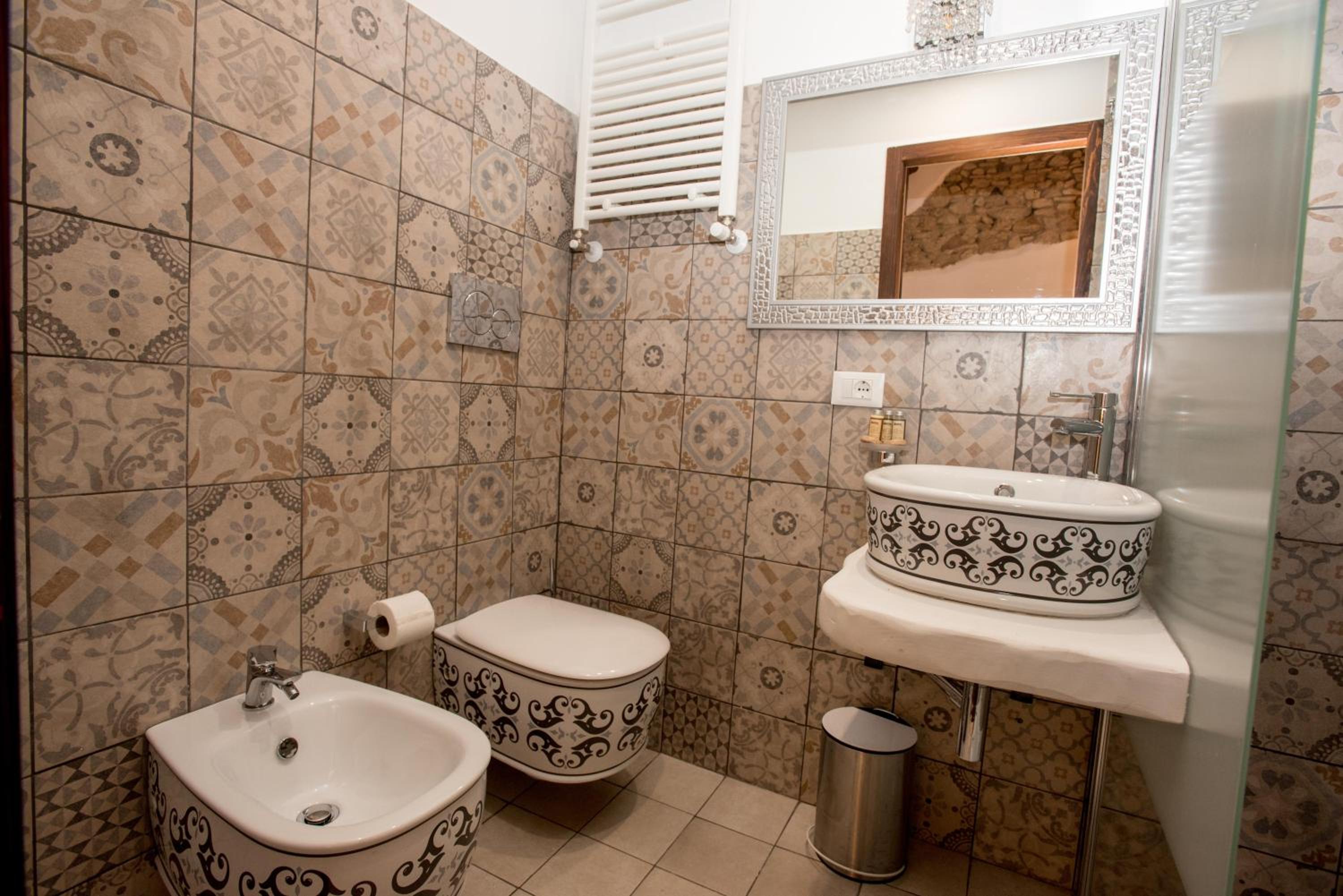 Deluxe King Room photo 2