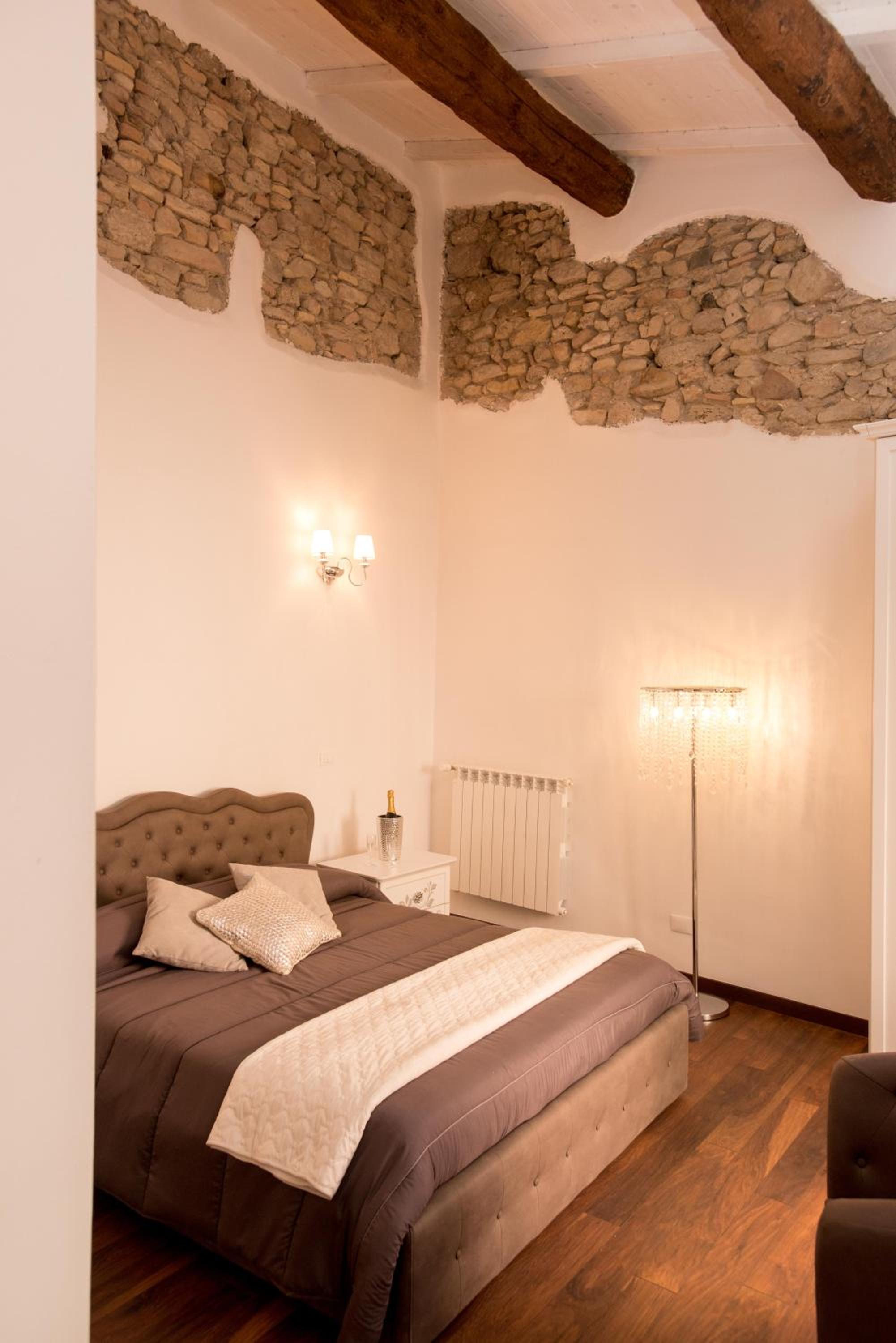 Deluxe King Room photo 1
