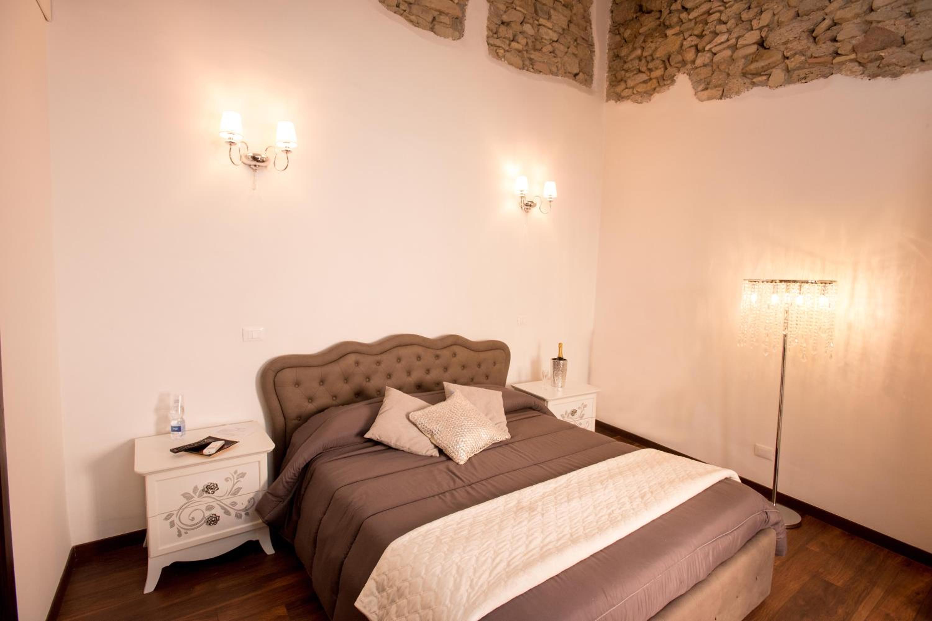 Deluxe King Room photo 3