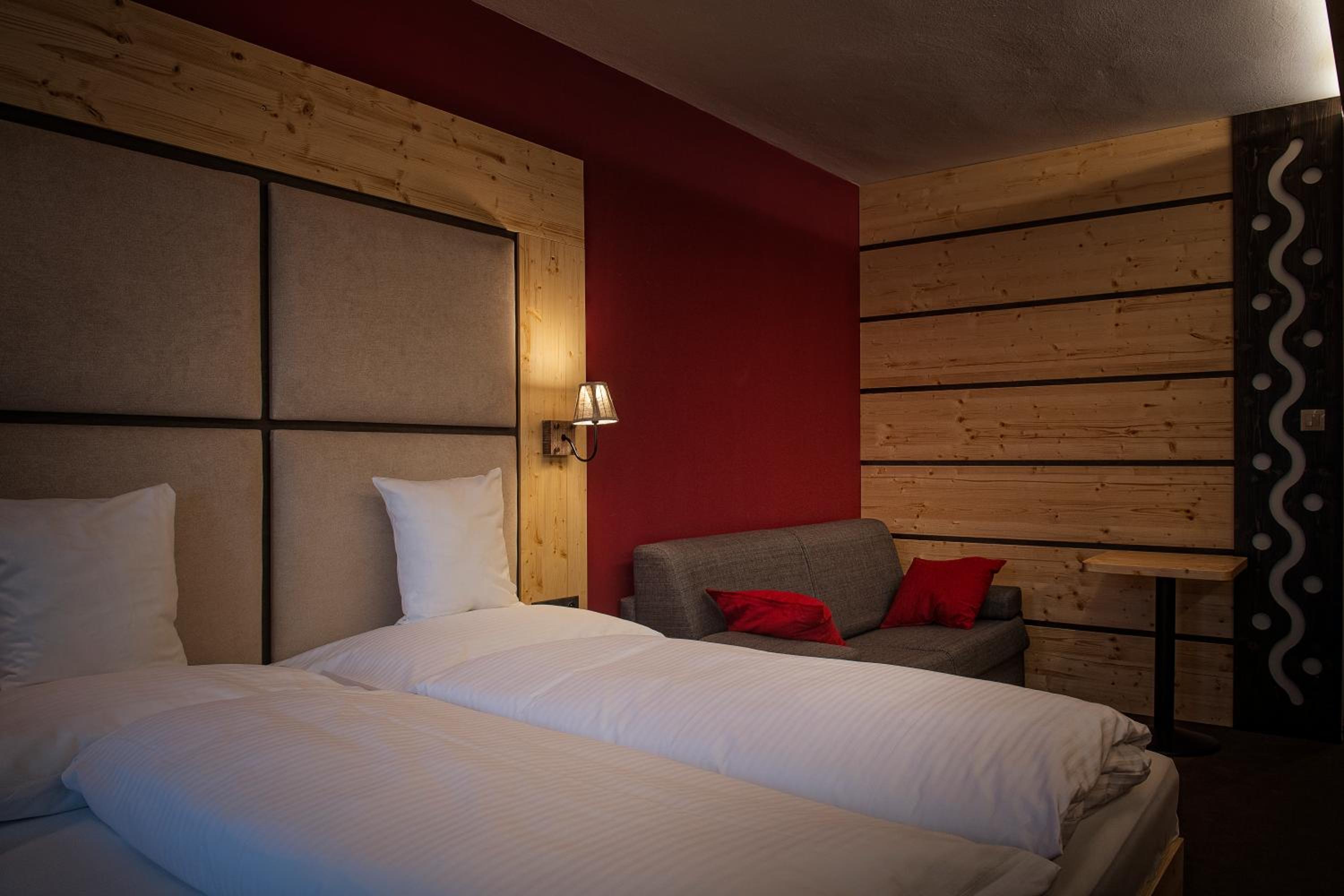 Deluxe Double Room with Balcony and Wellness - Photo 13