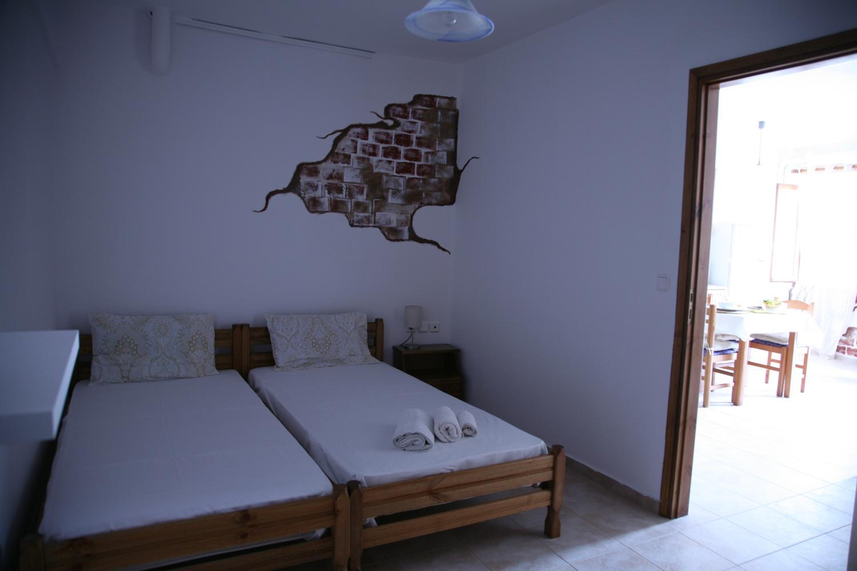 Standard Triple Room photo 2