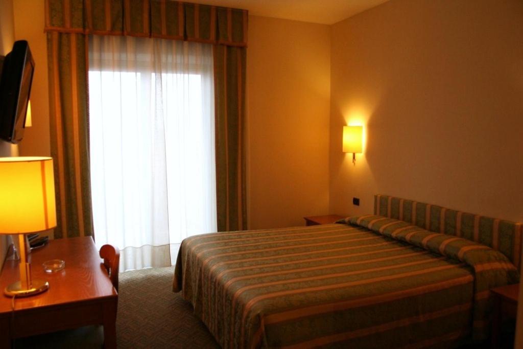 Double Room - Photo 5