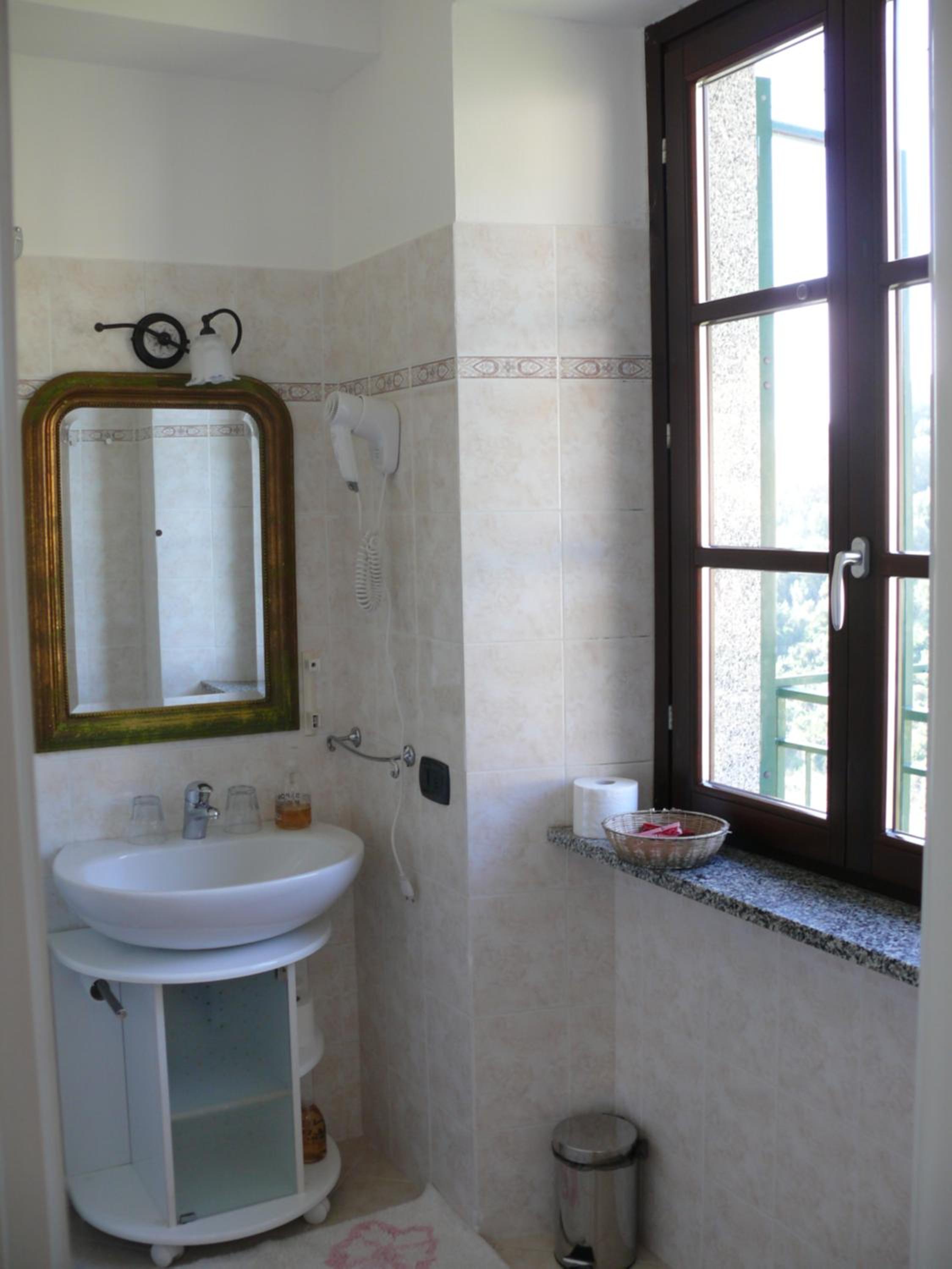 Double Room with Balcony - Via Fieschi 160 photo 2