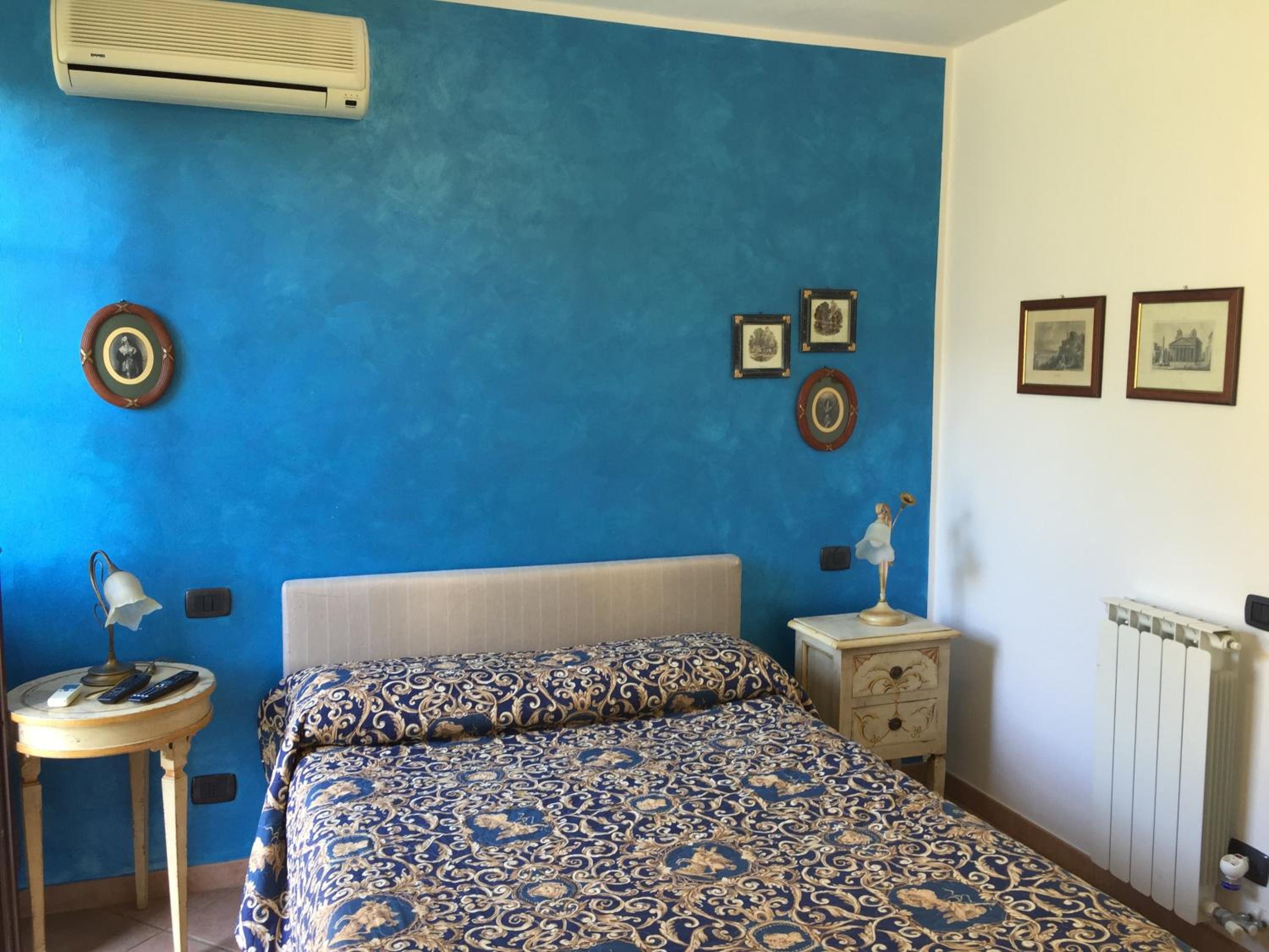 Double Room with Balcony - Via Fieschi 160