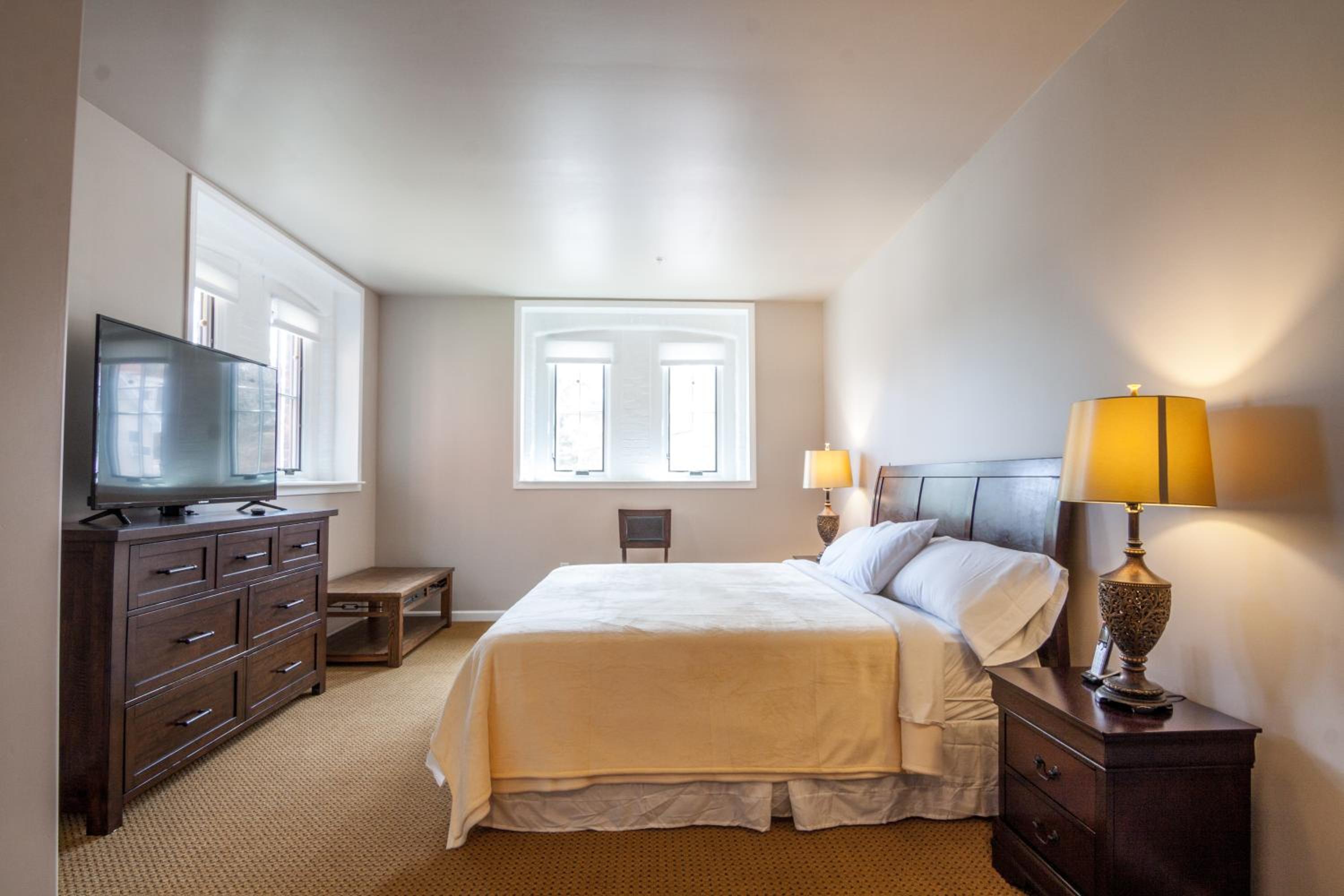 Deluxe Junior Suite - Photo 1