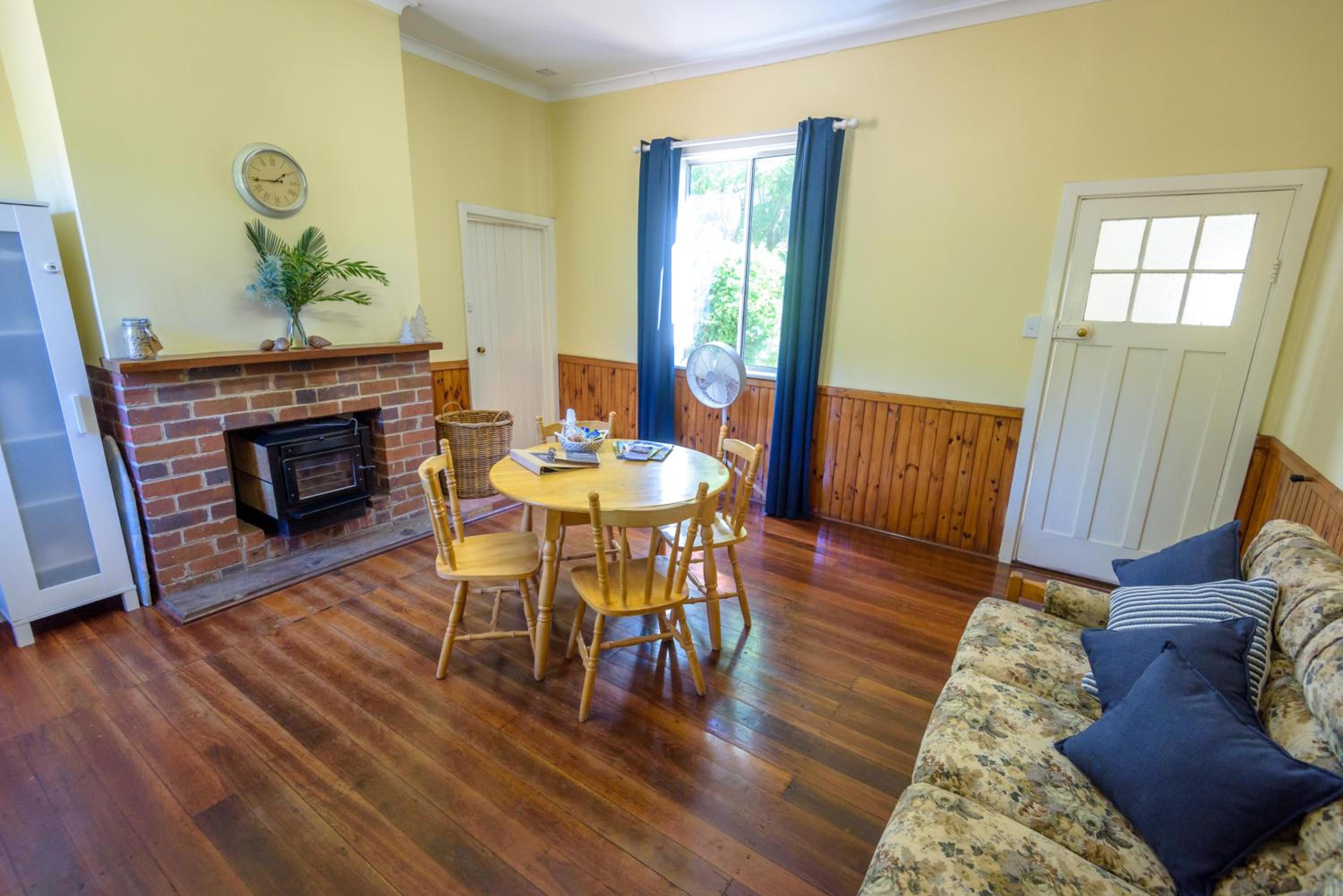 One-Bedroom House photo 1