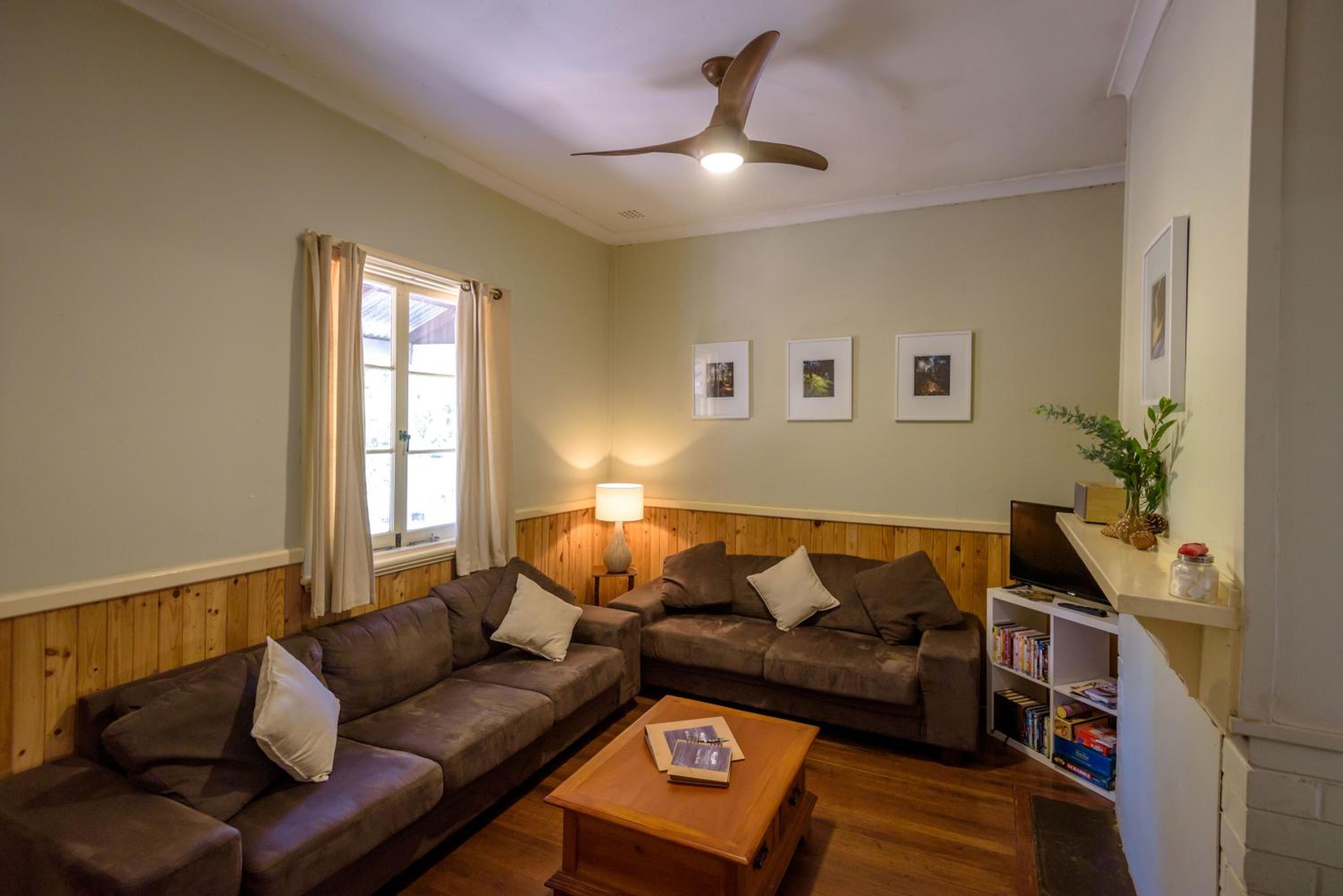 Three-Bedroom House photo 2