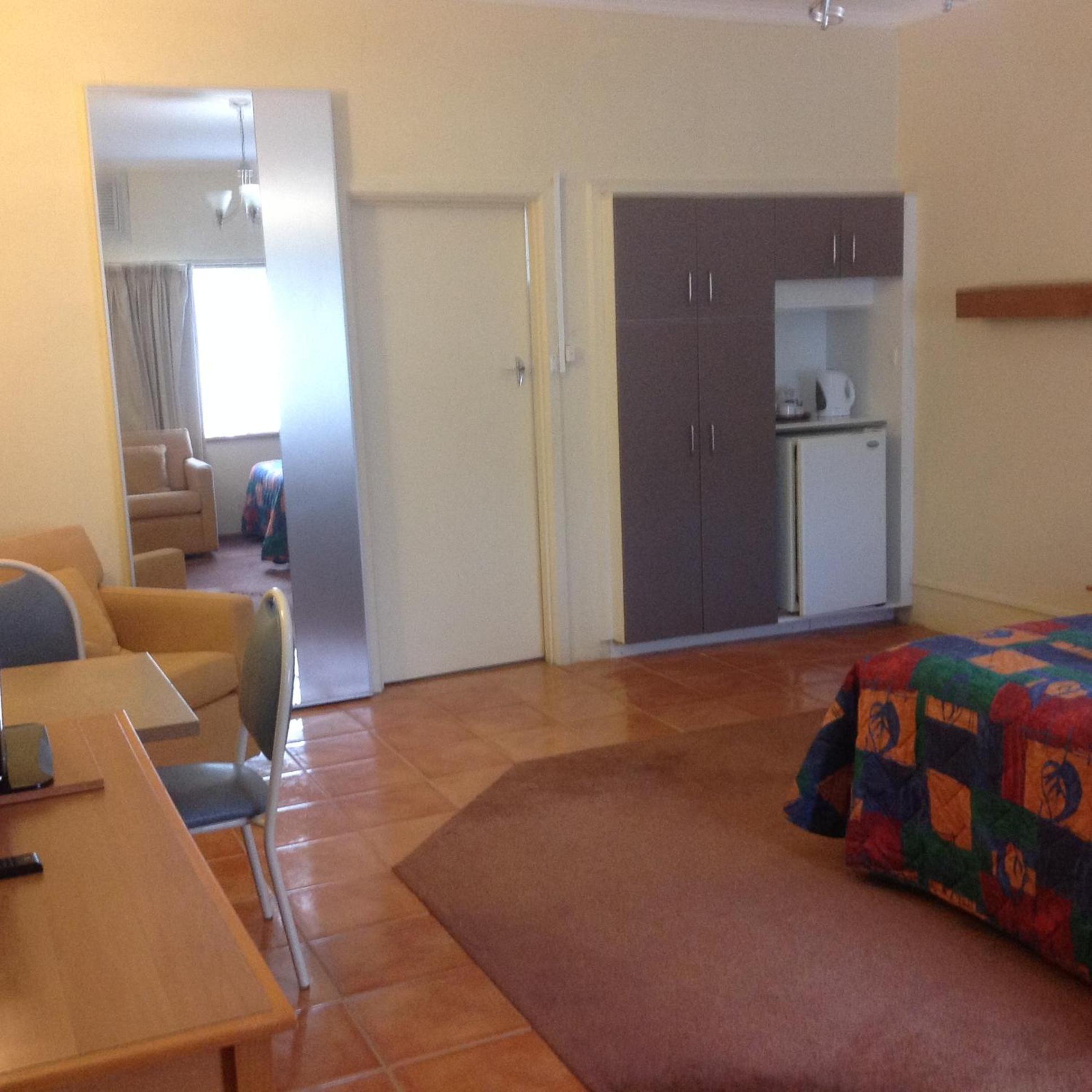 Deluxe Queen Room - Photo 2