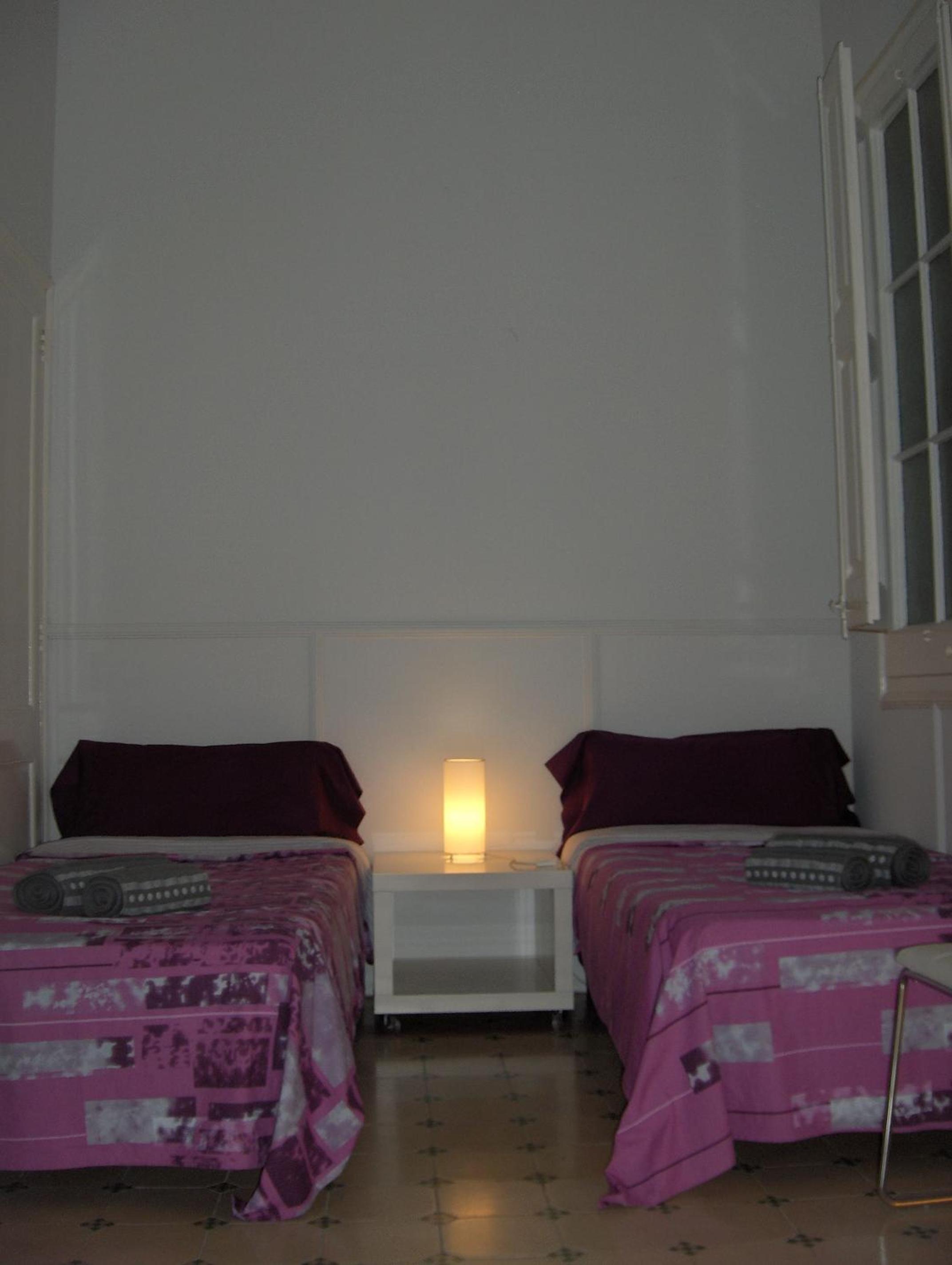 Superior Twin Room with Shared Bathroom photo 2