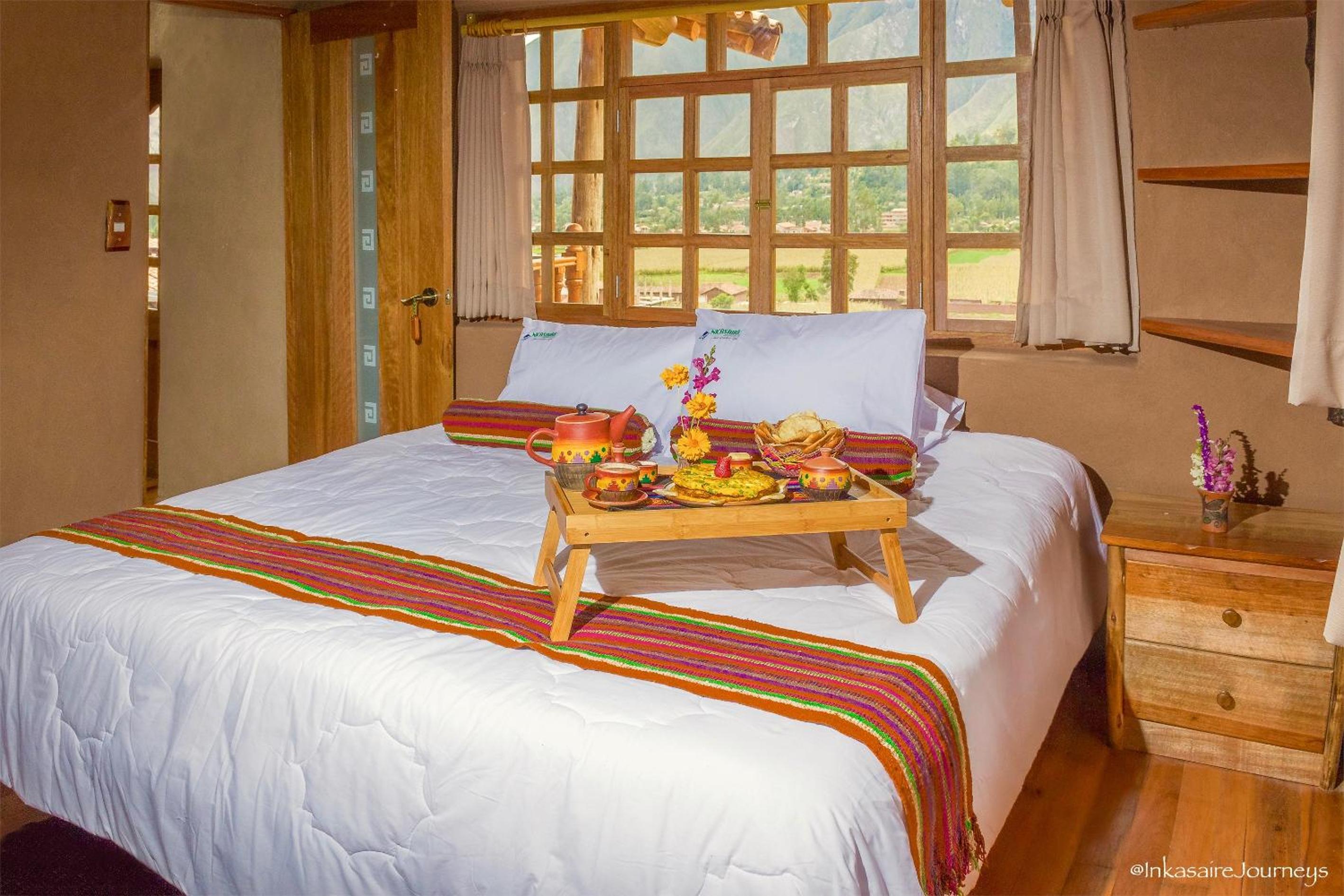 Deluxe King Room with Balcony photo 3