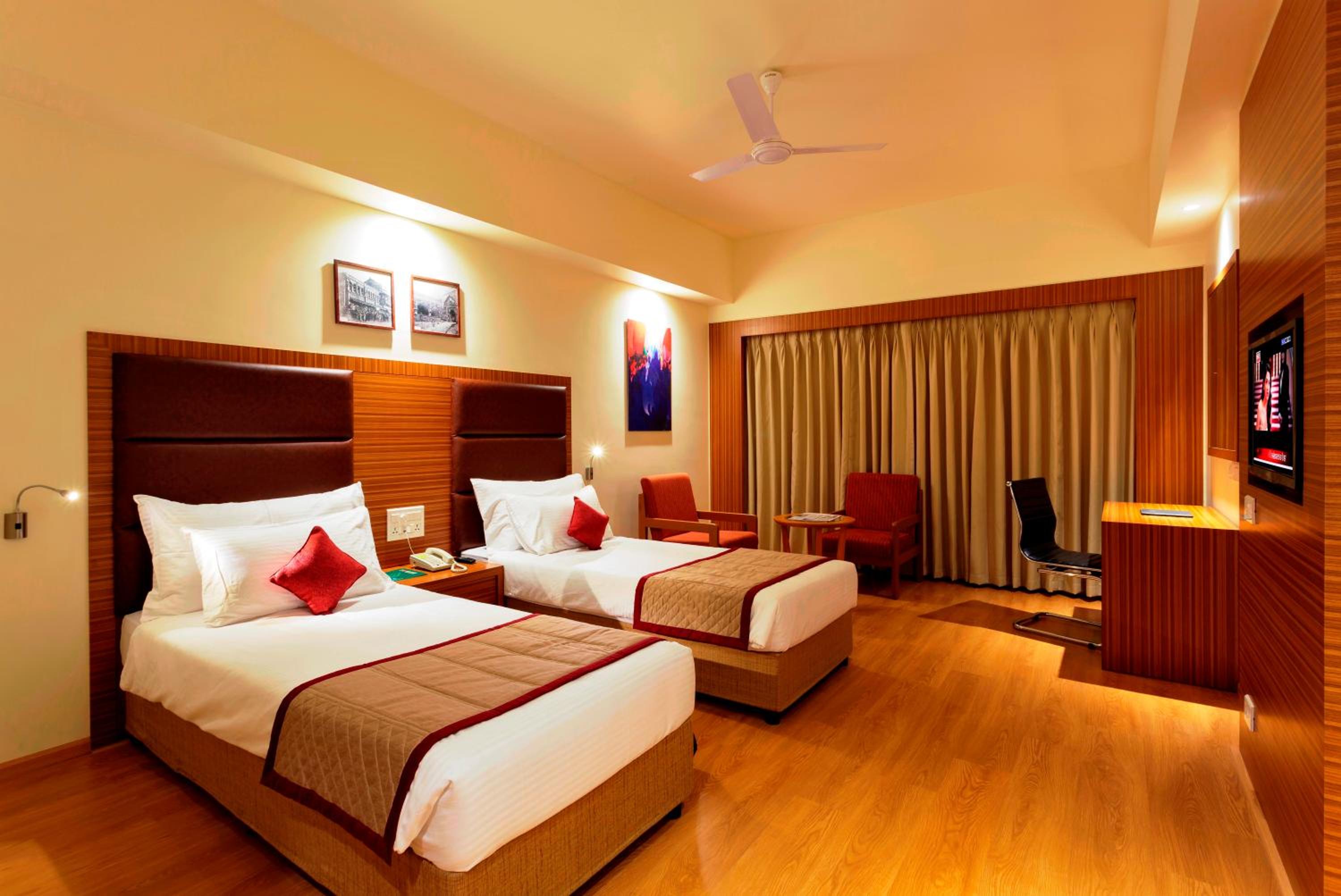 Executive Twin Room - Photo 7