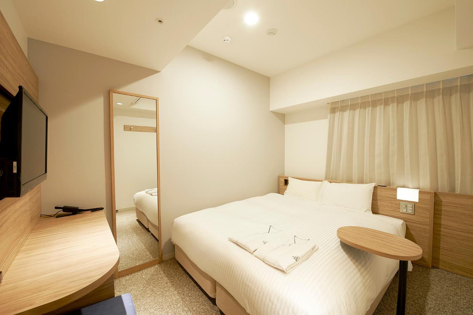 Standard Queen Room - Non-Smoking