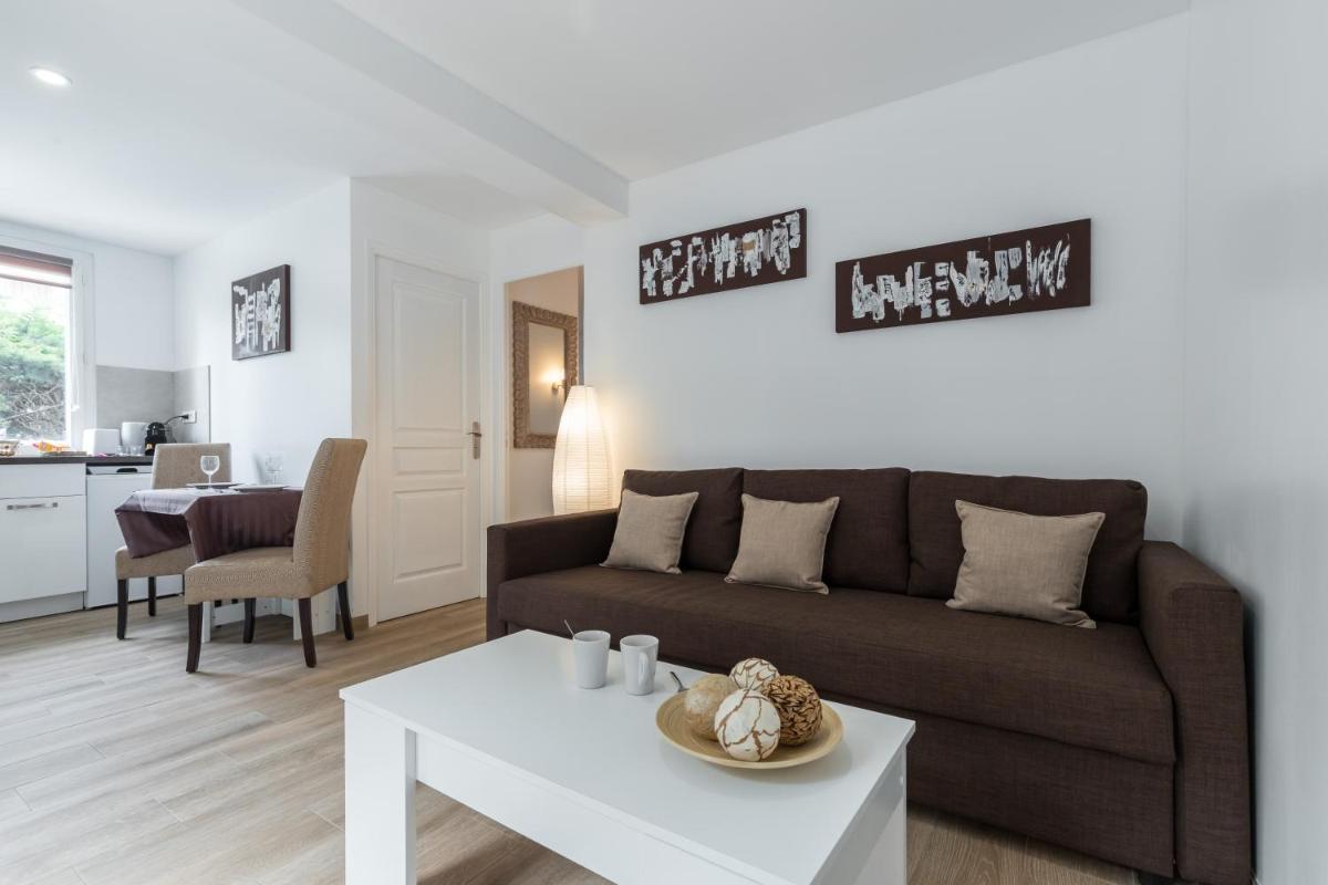 Deluxe Apartment with Terrace photo 2