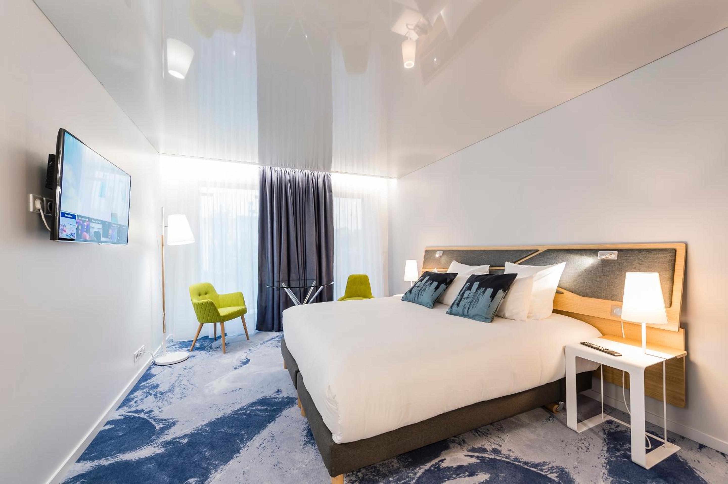 Urban Chic Standard Room with Bath