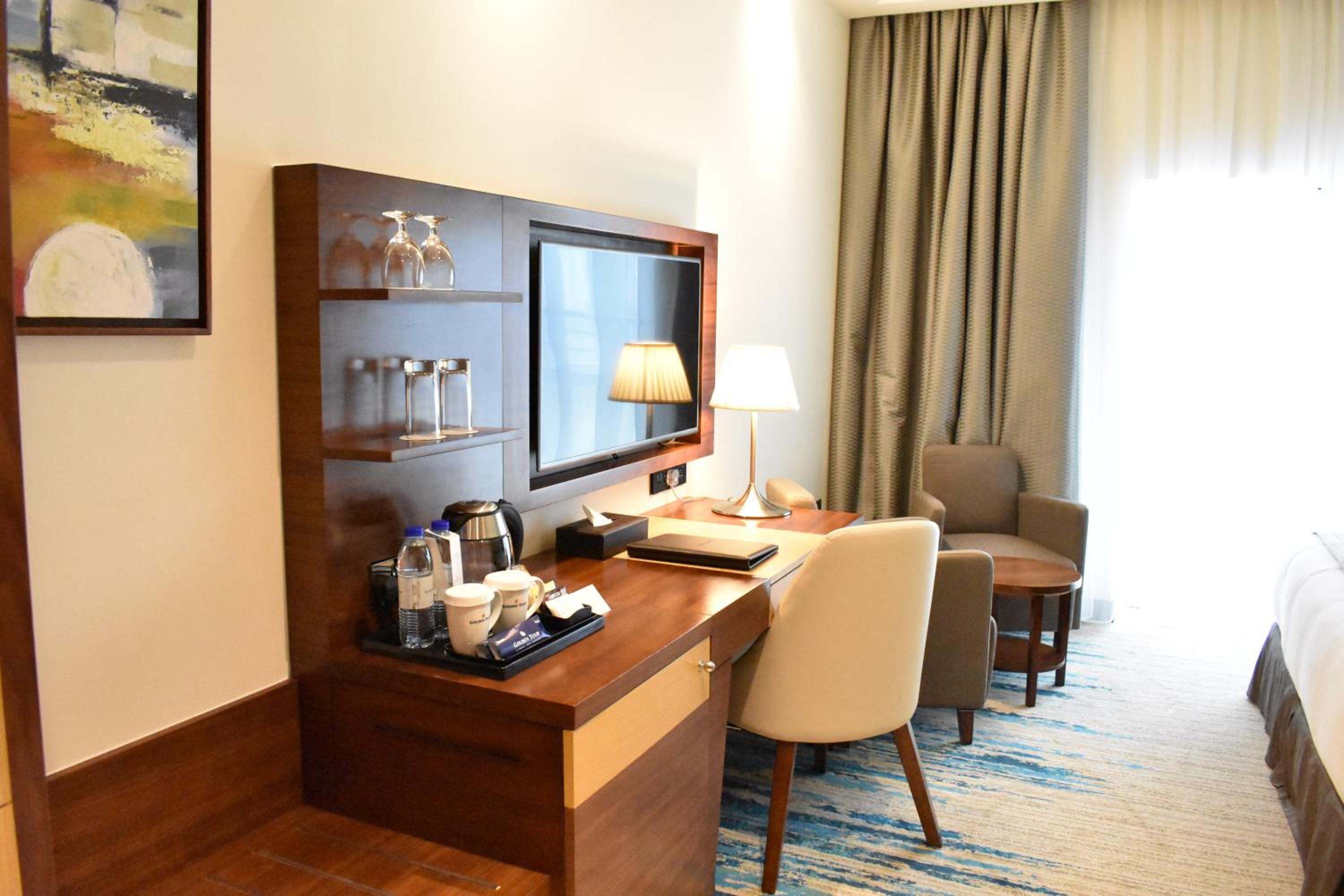 Deluxe King Room (Free transfers to the beach and selected malls & 20% discount on F&B & Spa) photo 3