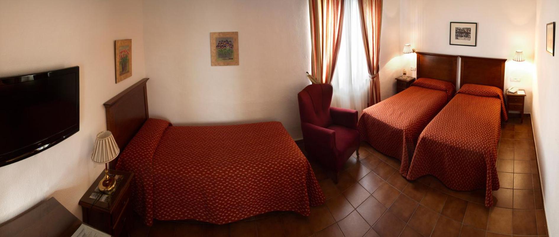 Triple Room - Photo 1