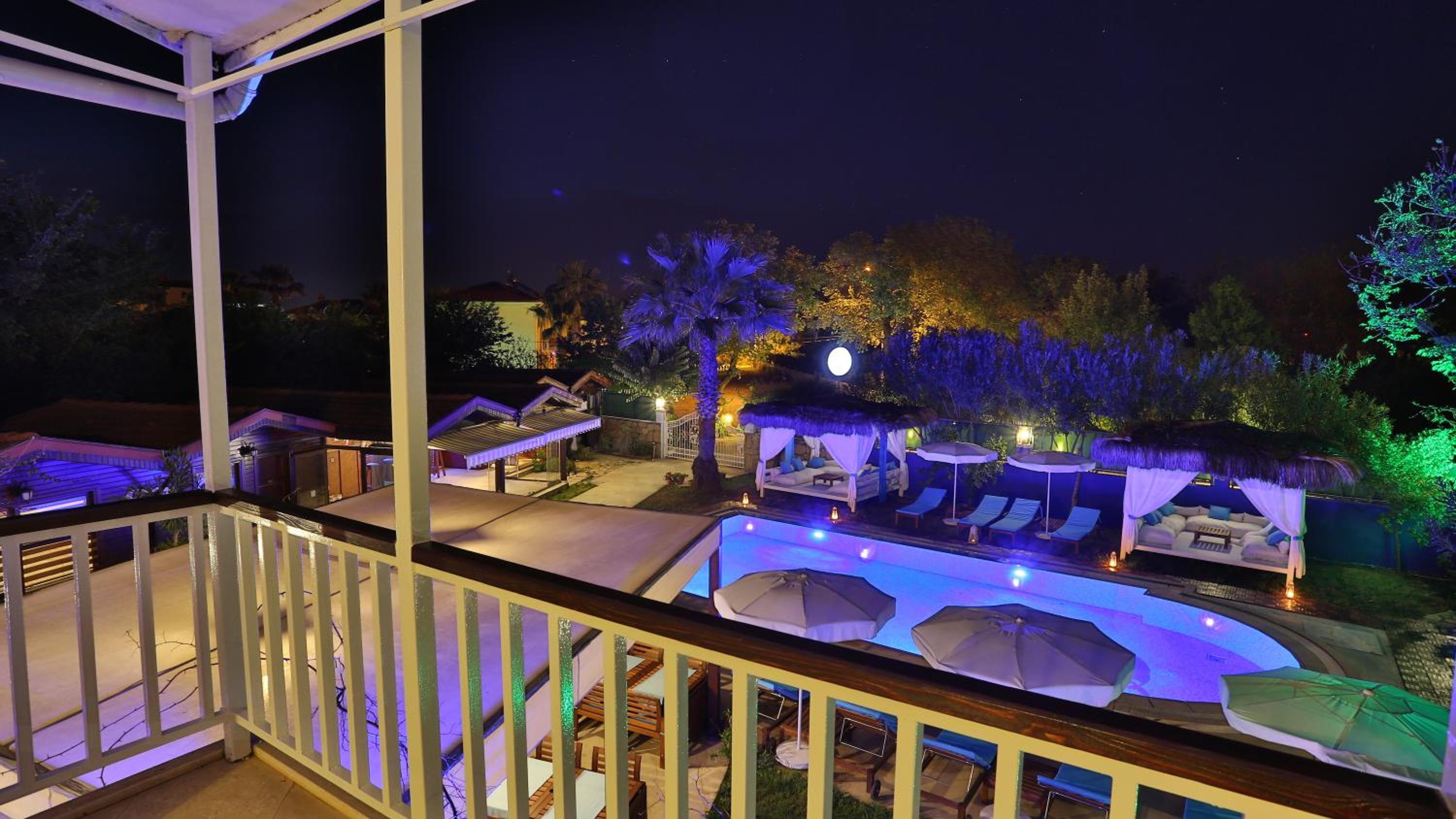 King Suite with Terrace - Photo 2