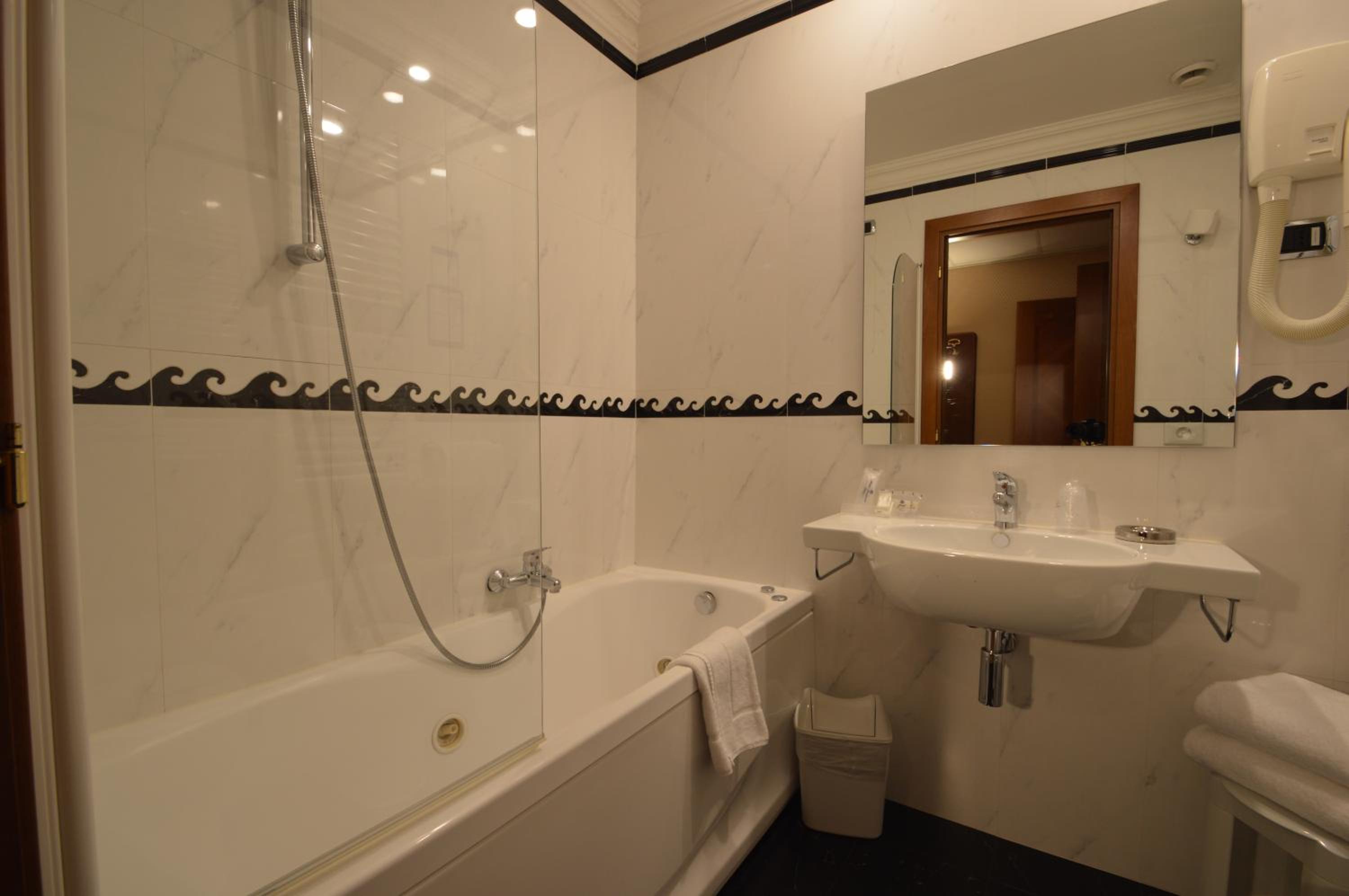 Superior Double Room with Spa Bath