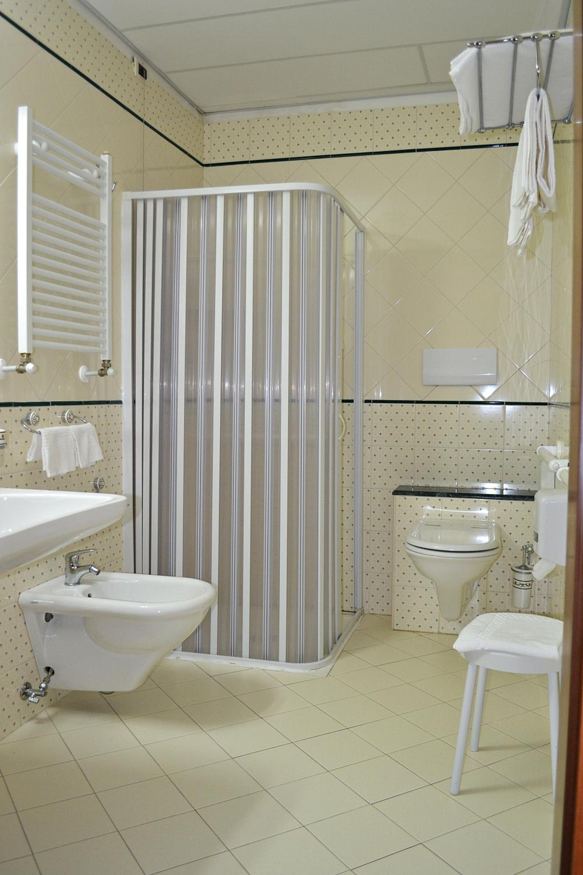 Single Room - Photo 7