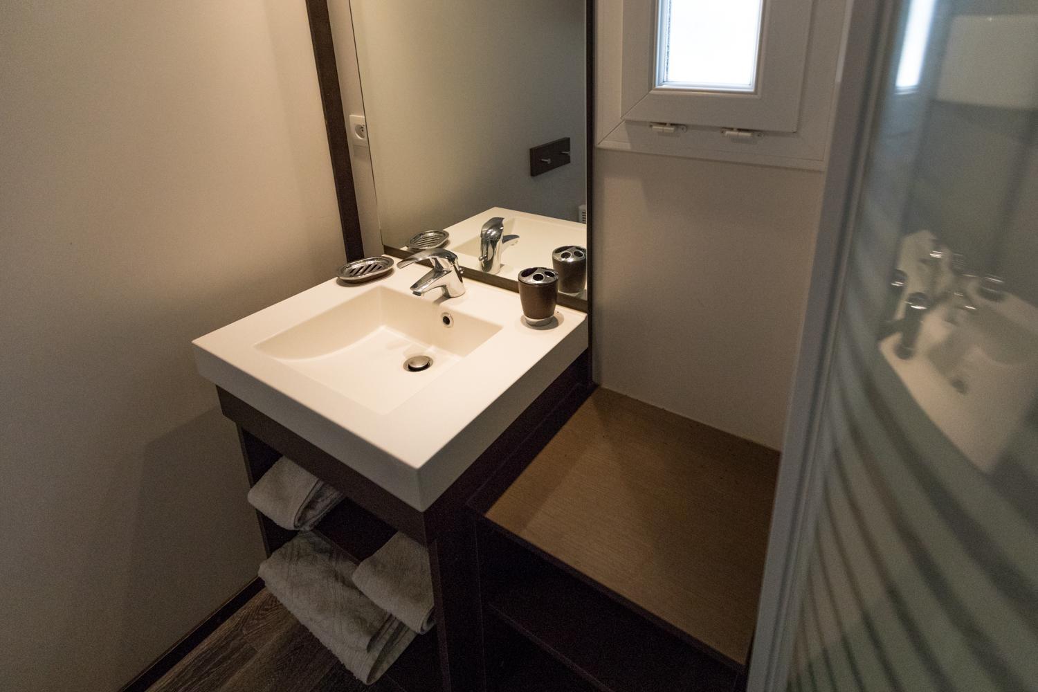 Two-Bedroom House - Photo 11