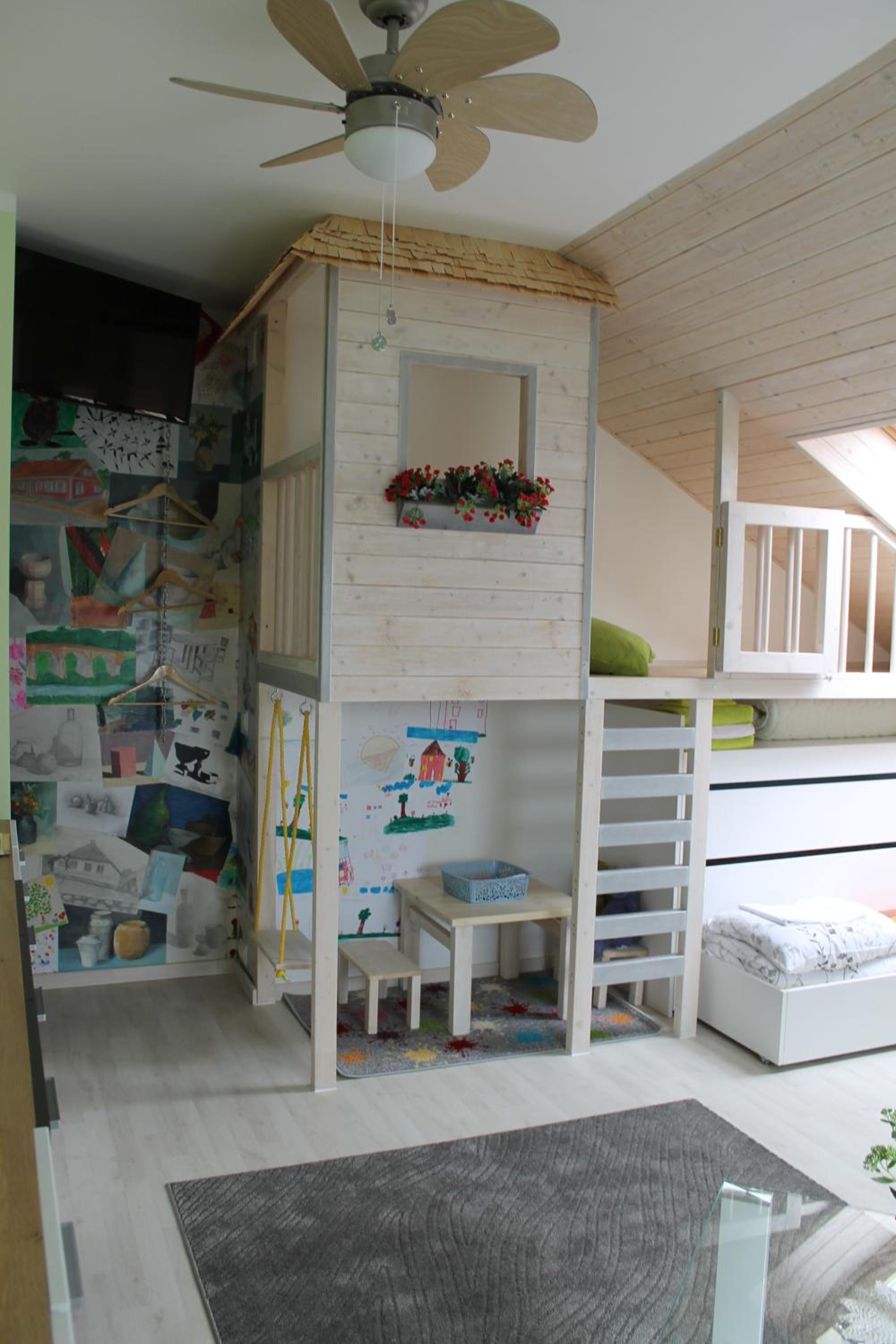 Family Room - Photo 1