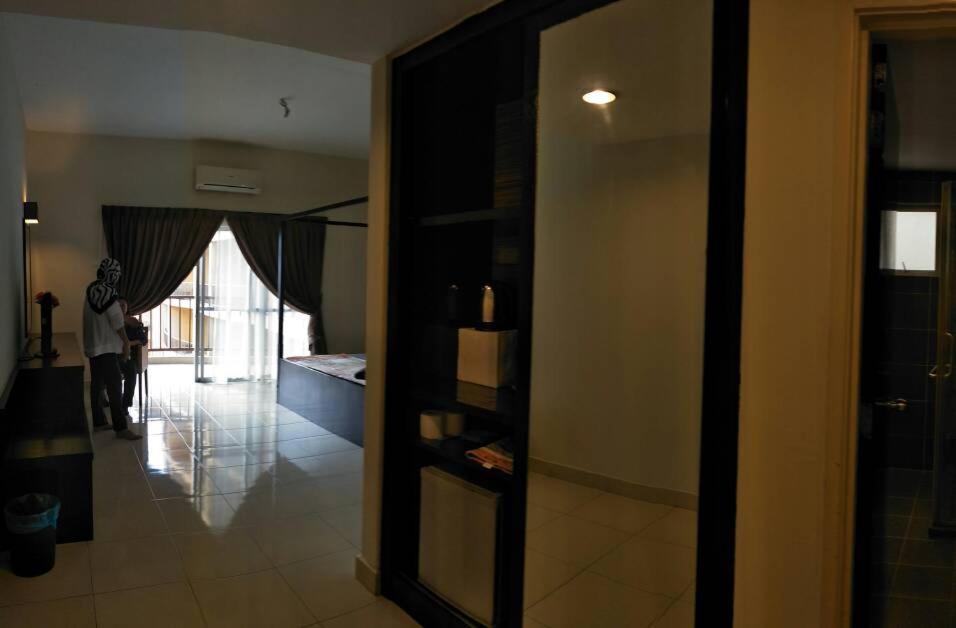 Studio with Pool View photo 2