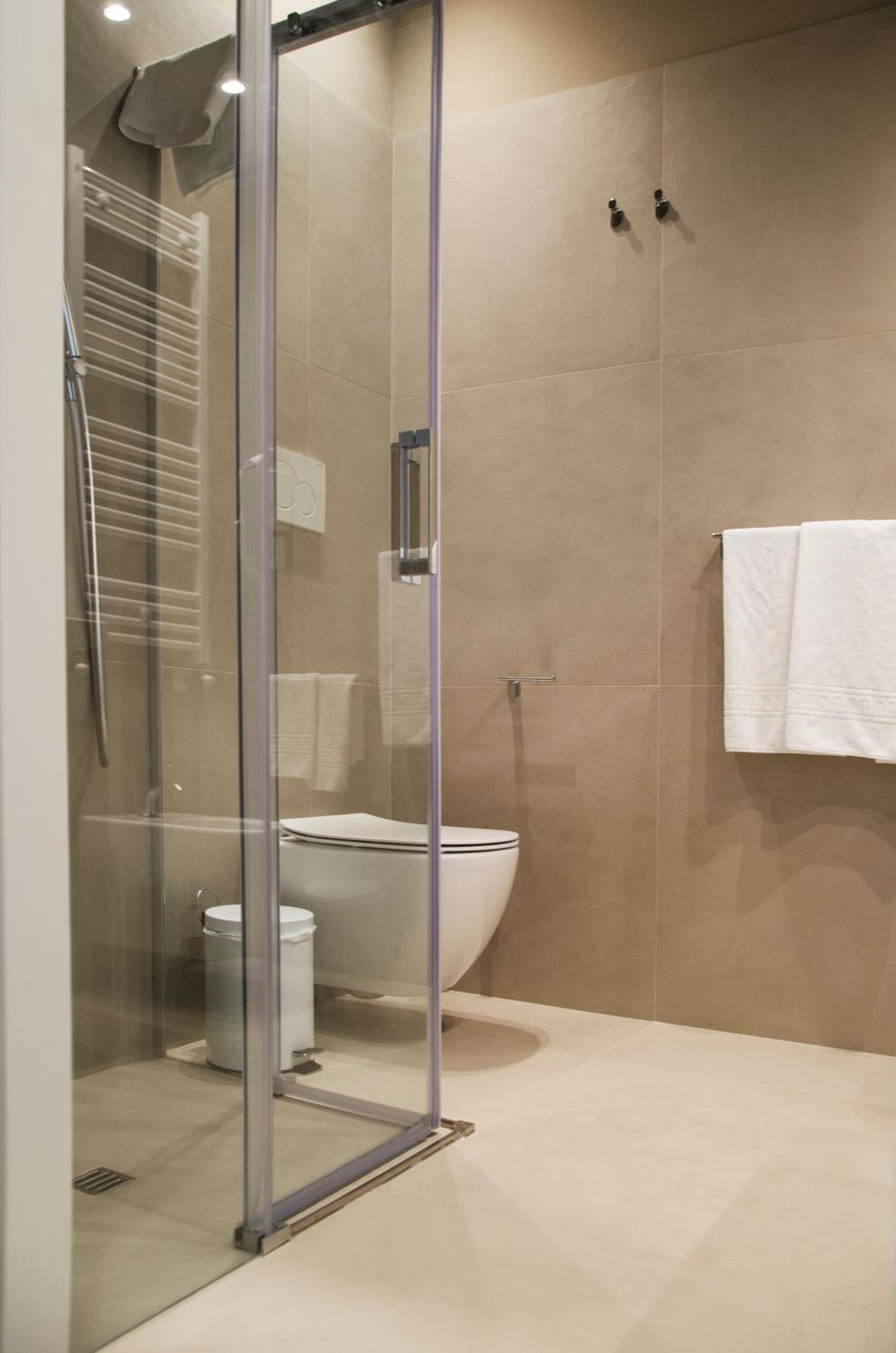 Standard Double or Twin Room photo 3