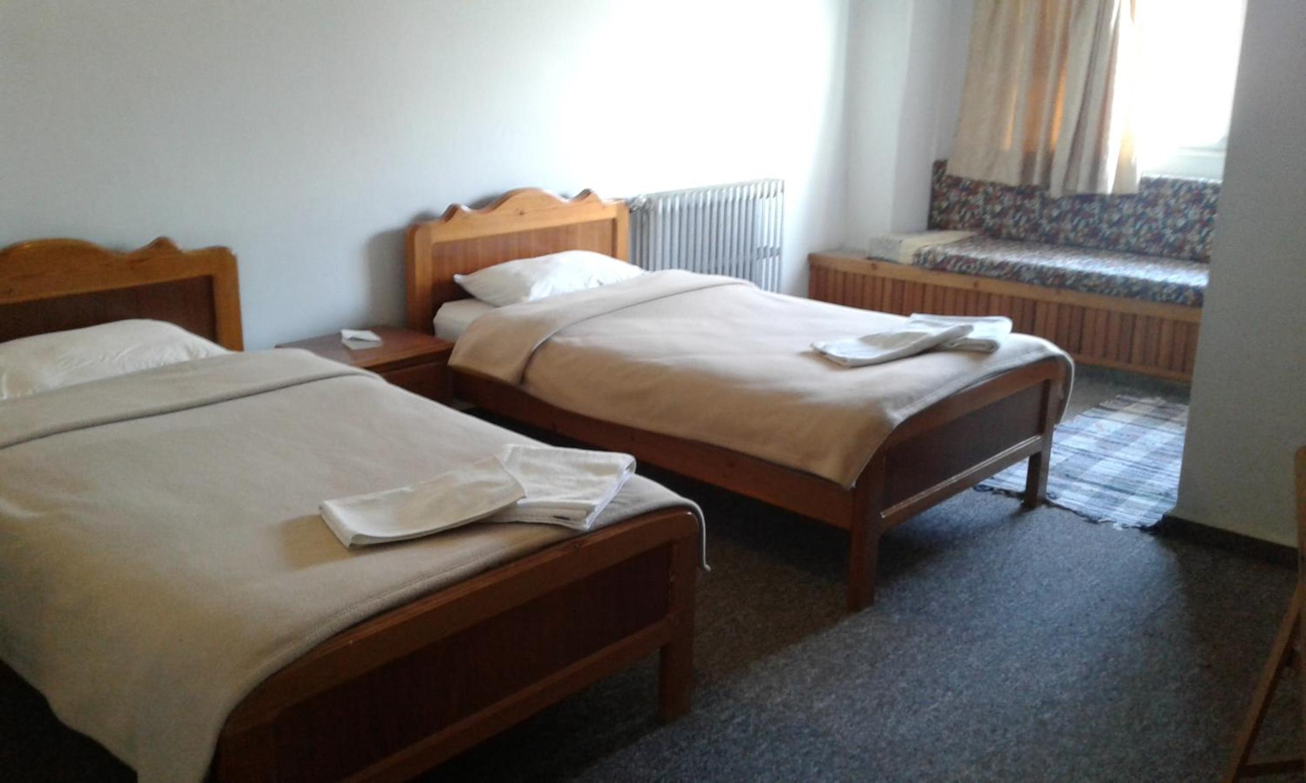 Twin Room with Private Bathroom photo 1