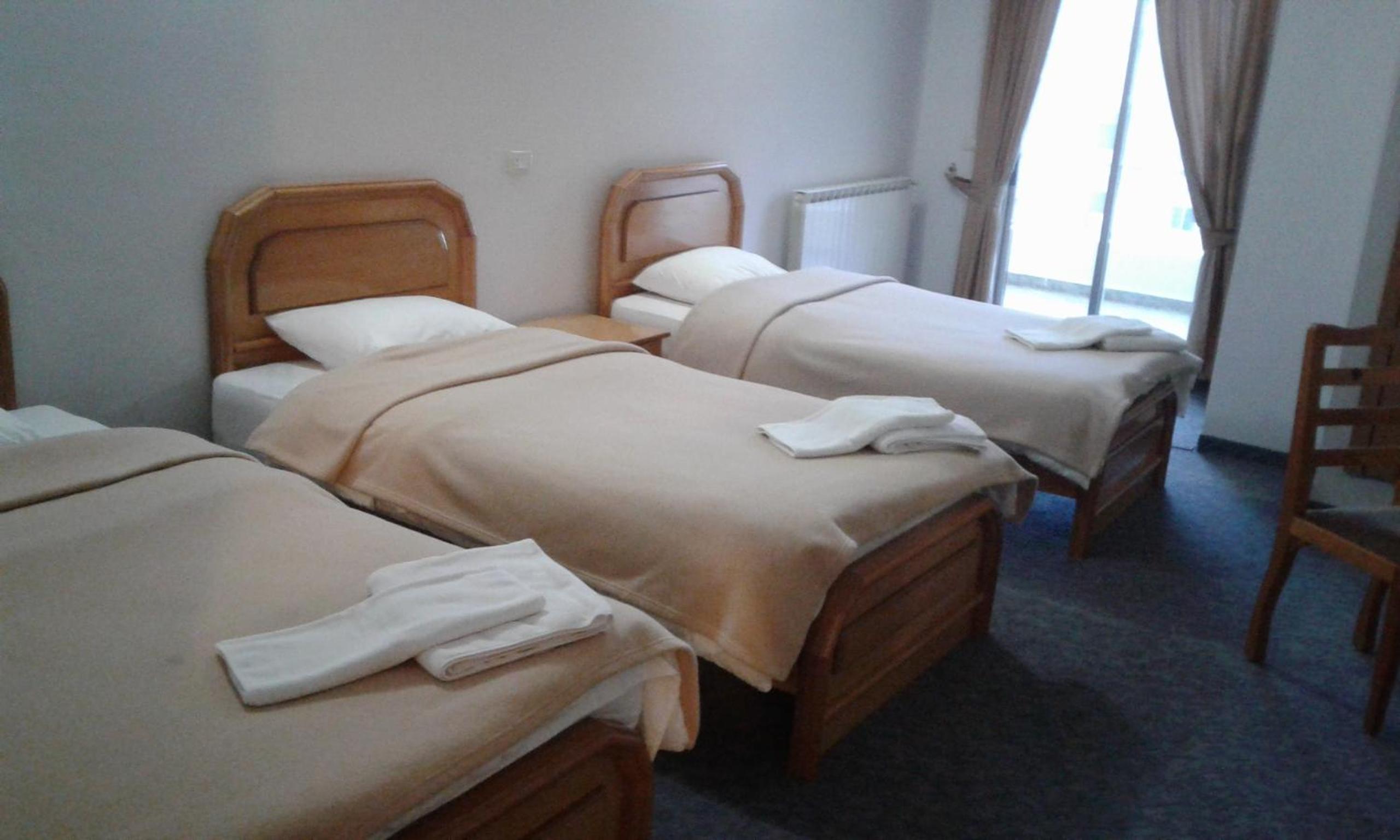 Basic Triple Room photo 3