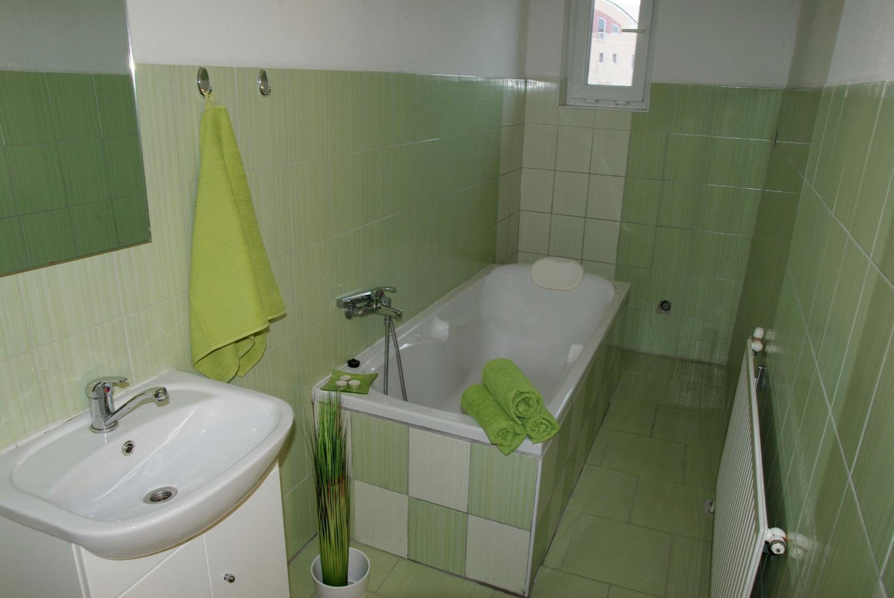 Double Room - Photo 13