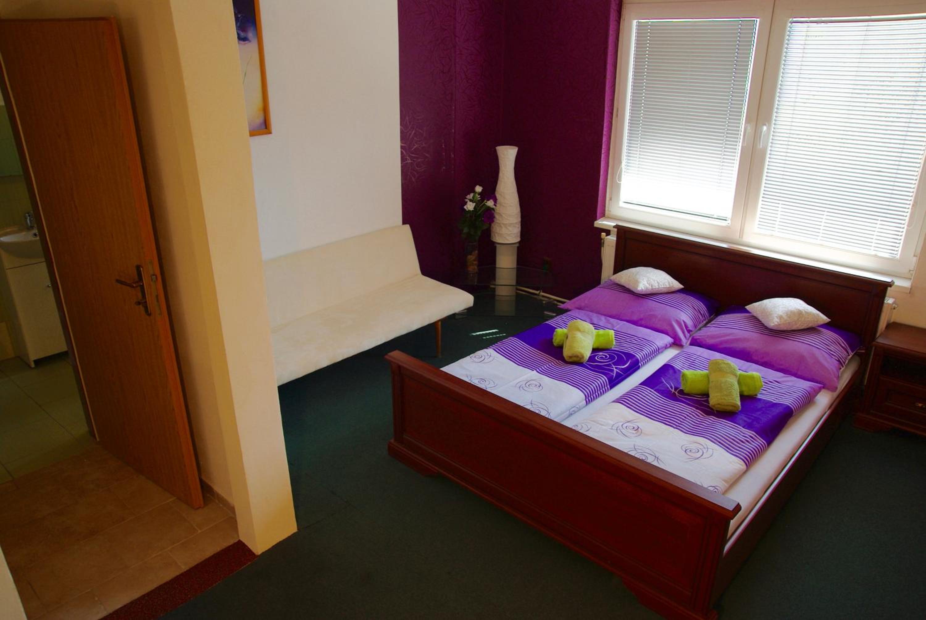 Double Room - Photo 14