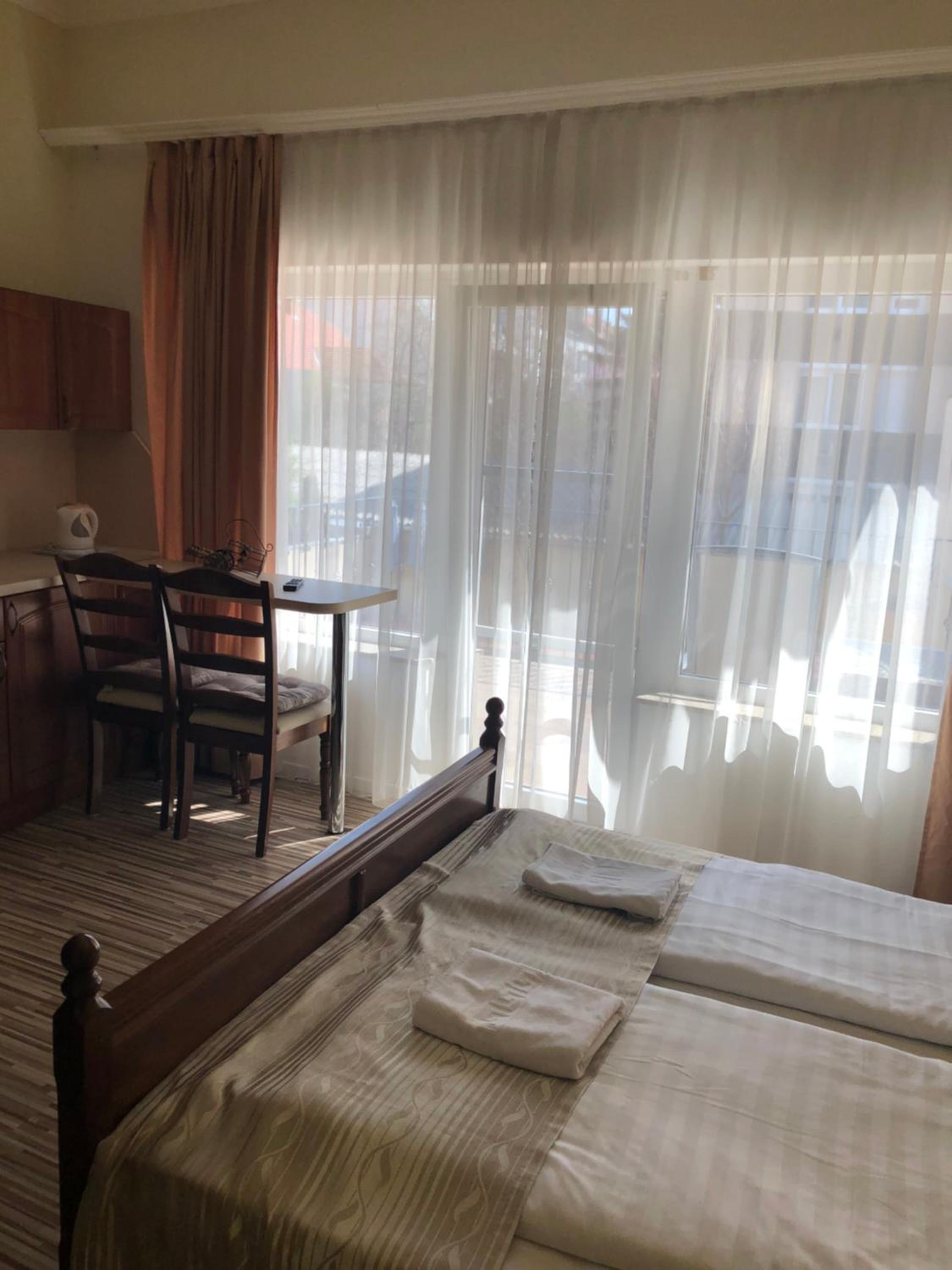 Double Room with Balcony - Photo 1