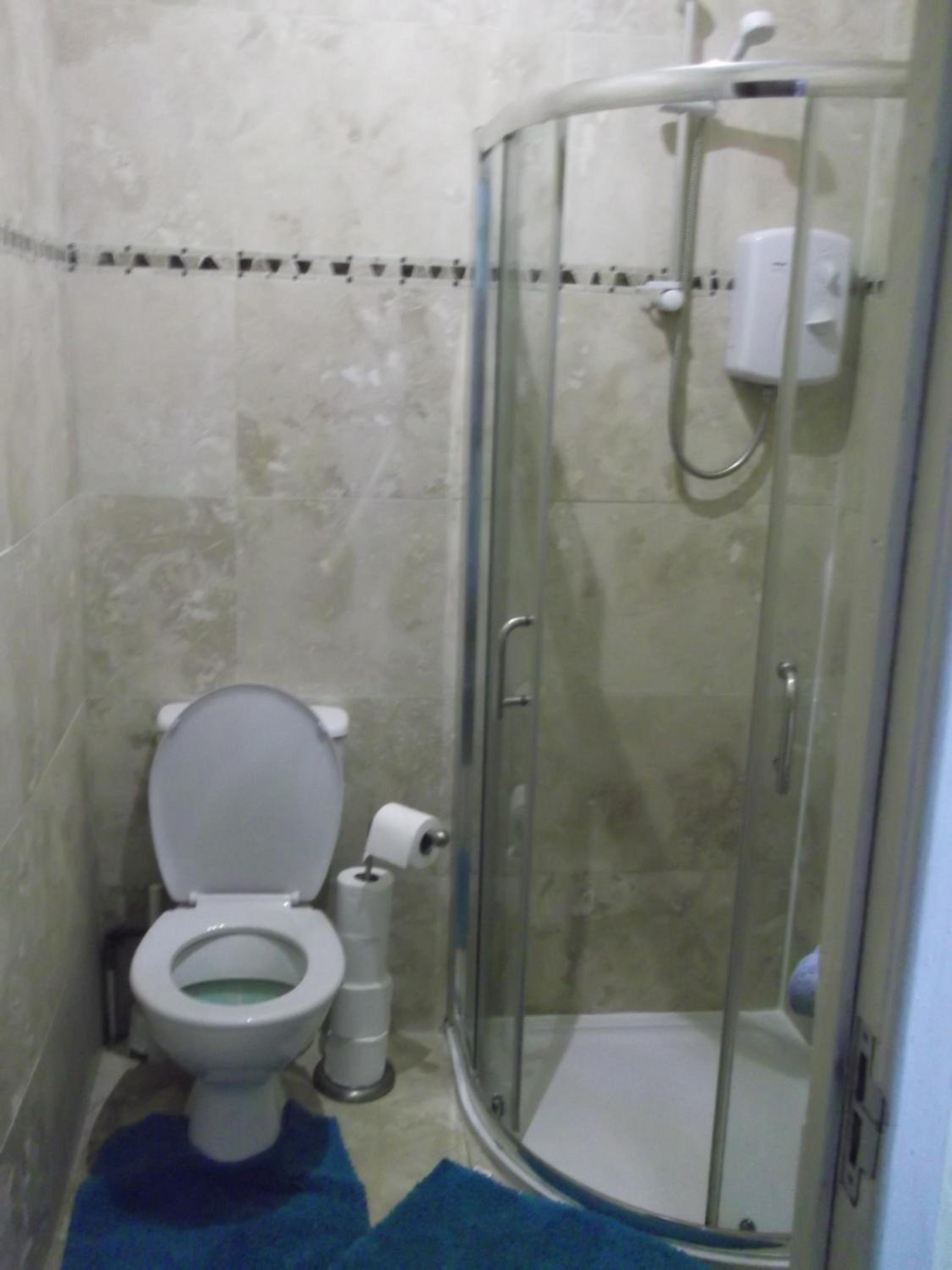 Comfort Triple Room with Shower - Photo 4