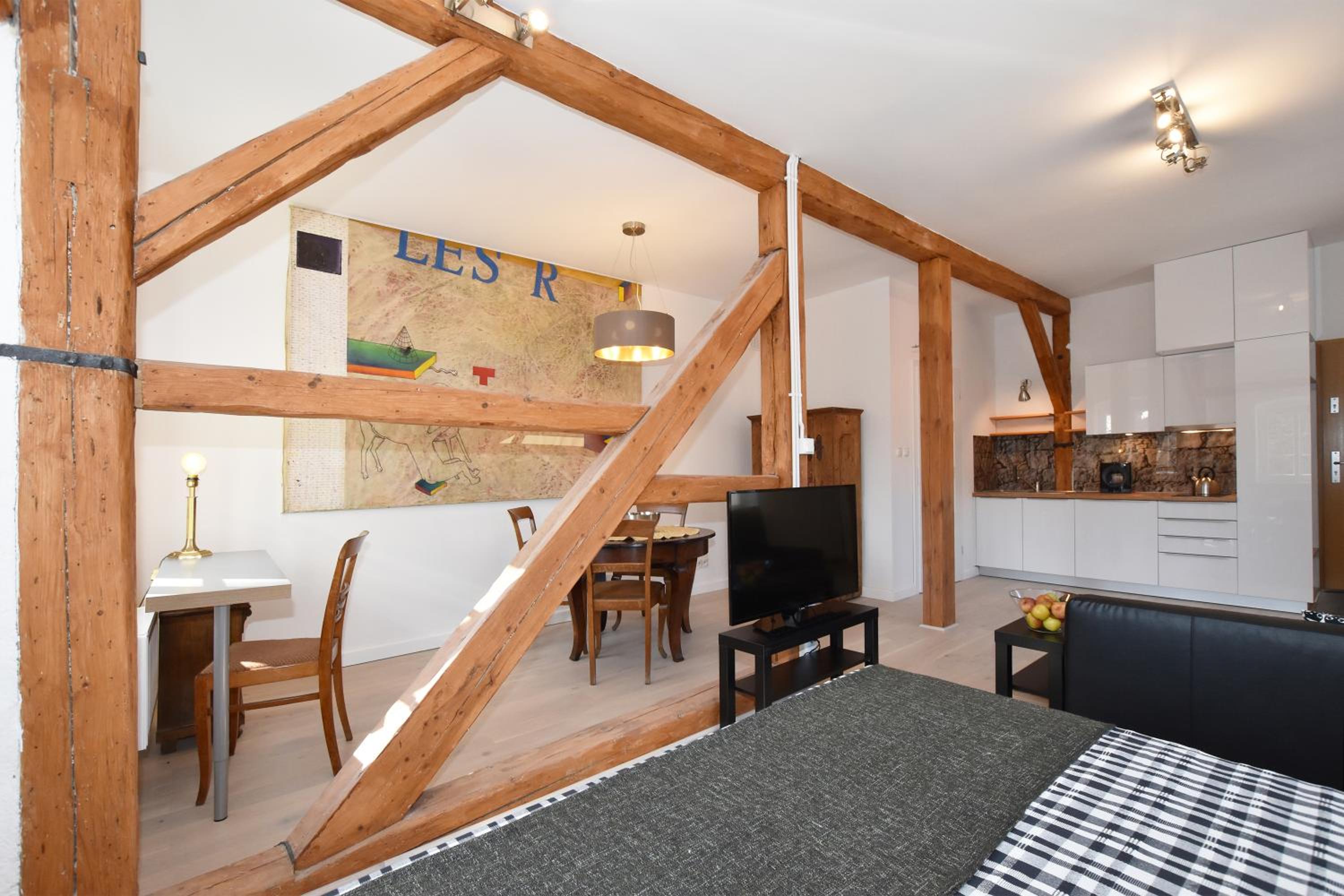 Studio Apartment with Mountain View photo 2