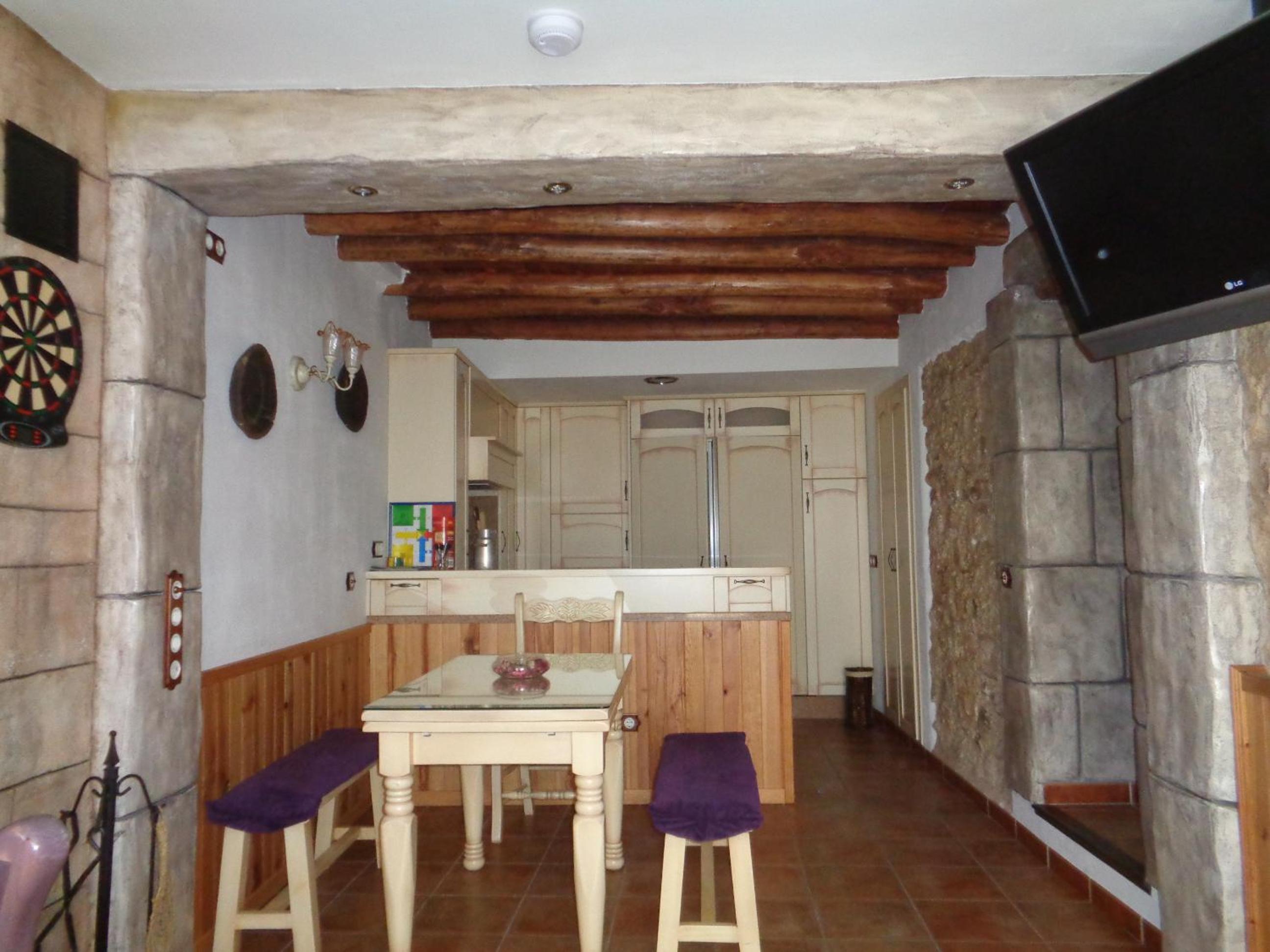Three-Bedroom Townhouse - Photo 9