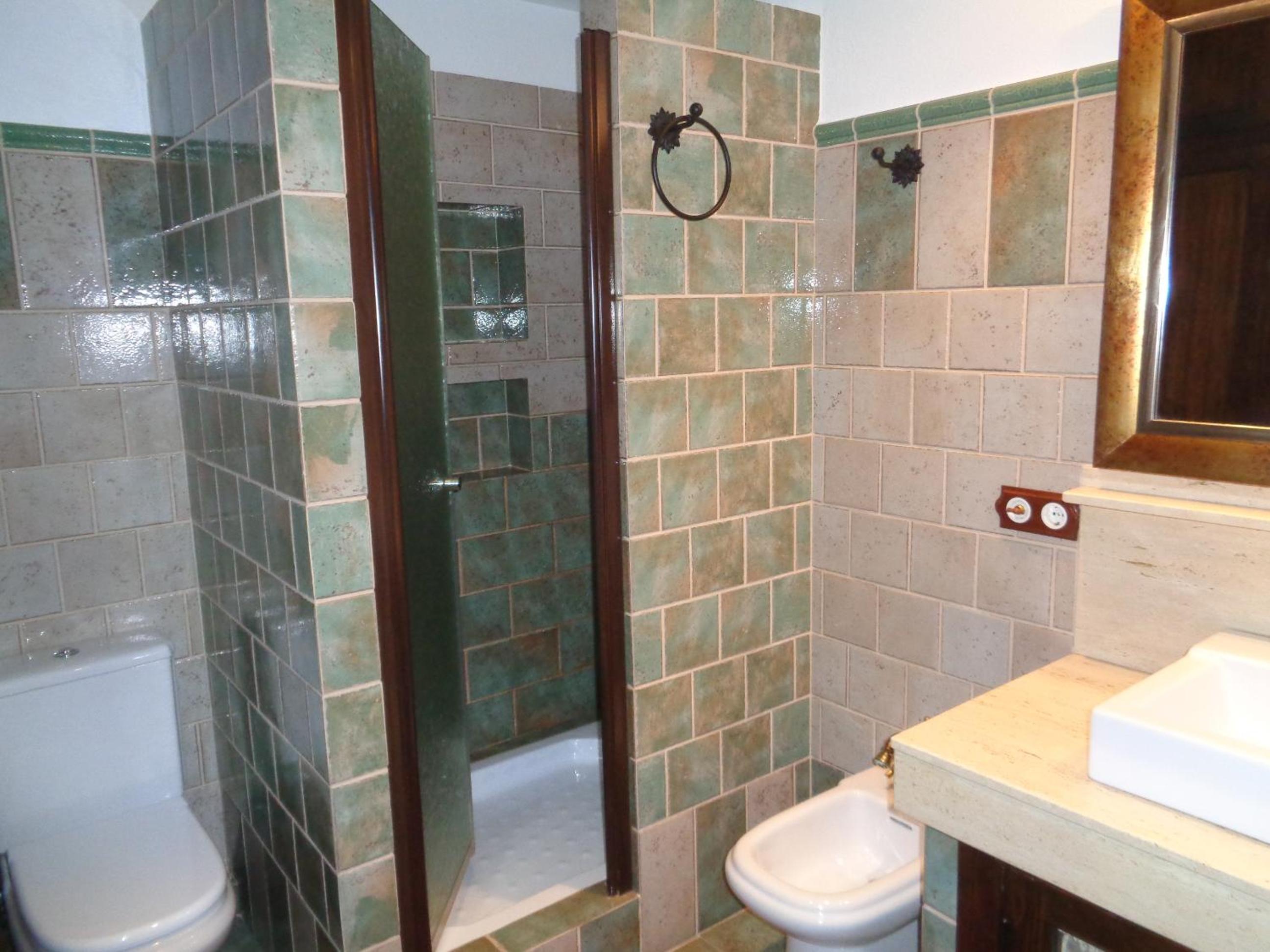 Three-Bedroom Townhouse - Photo 28