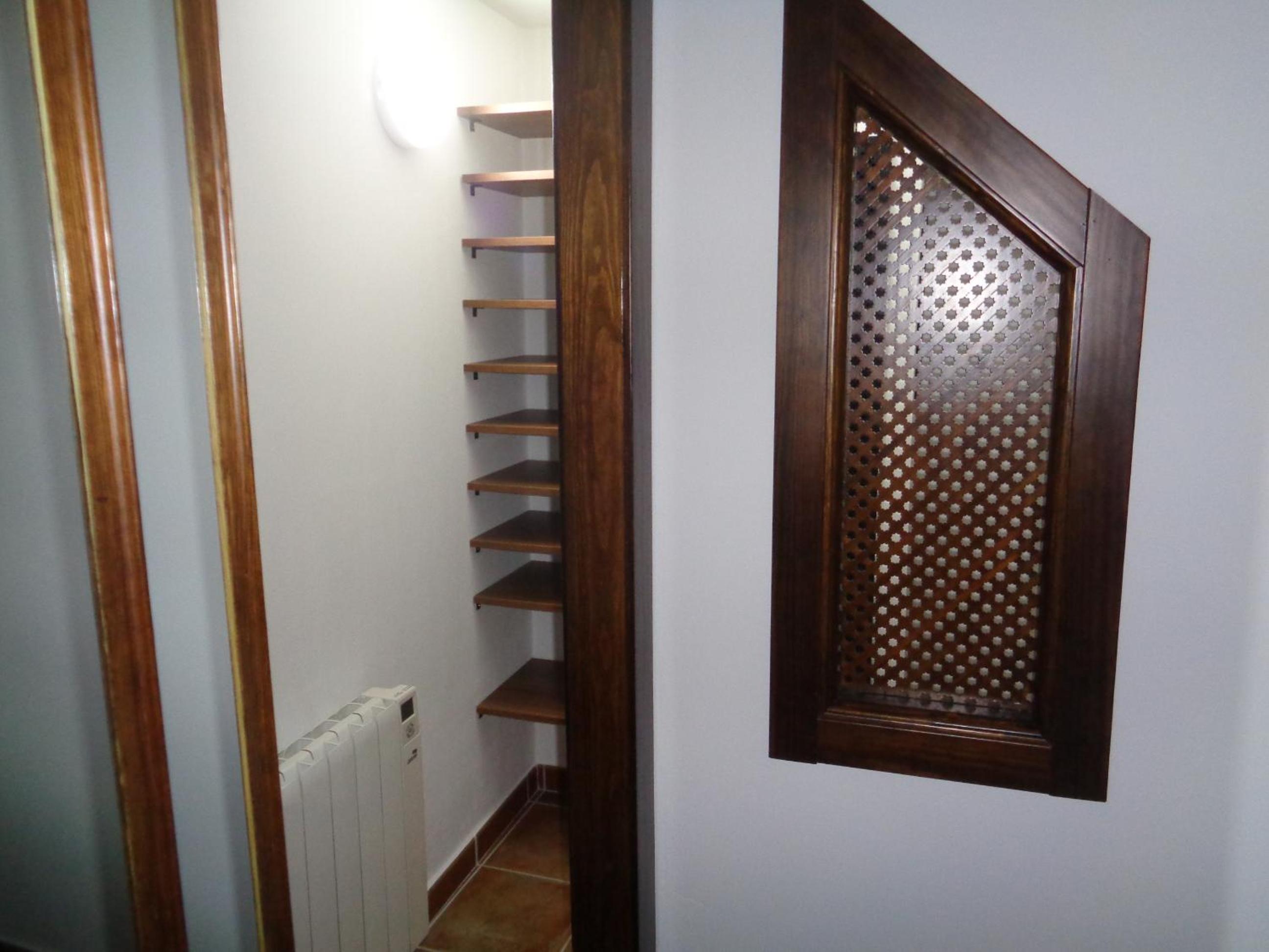 Three-Bedroom Townhouse - Photo 3