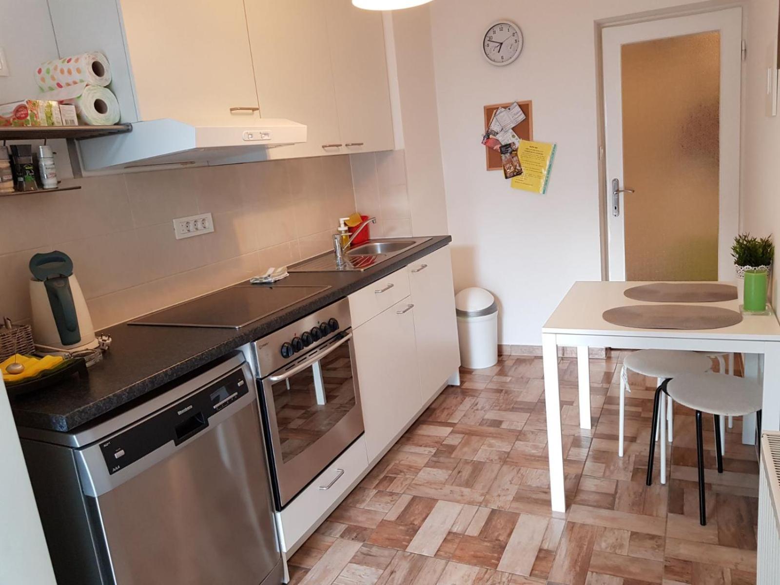 One-Bedroom Apartment - Photo 6