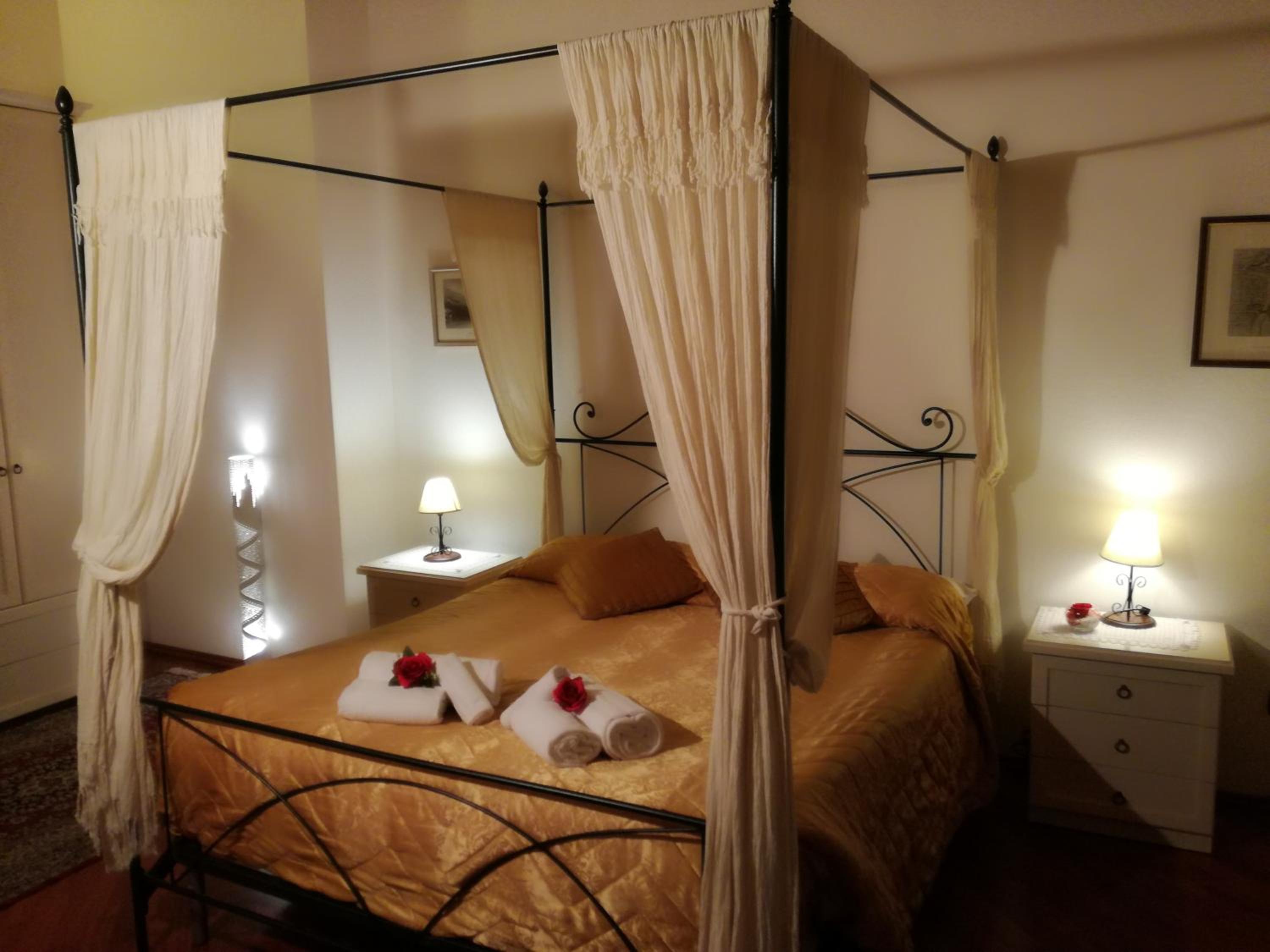 Double Room with Private External Bathroom photo 1
