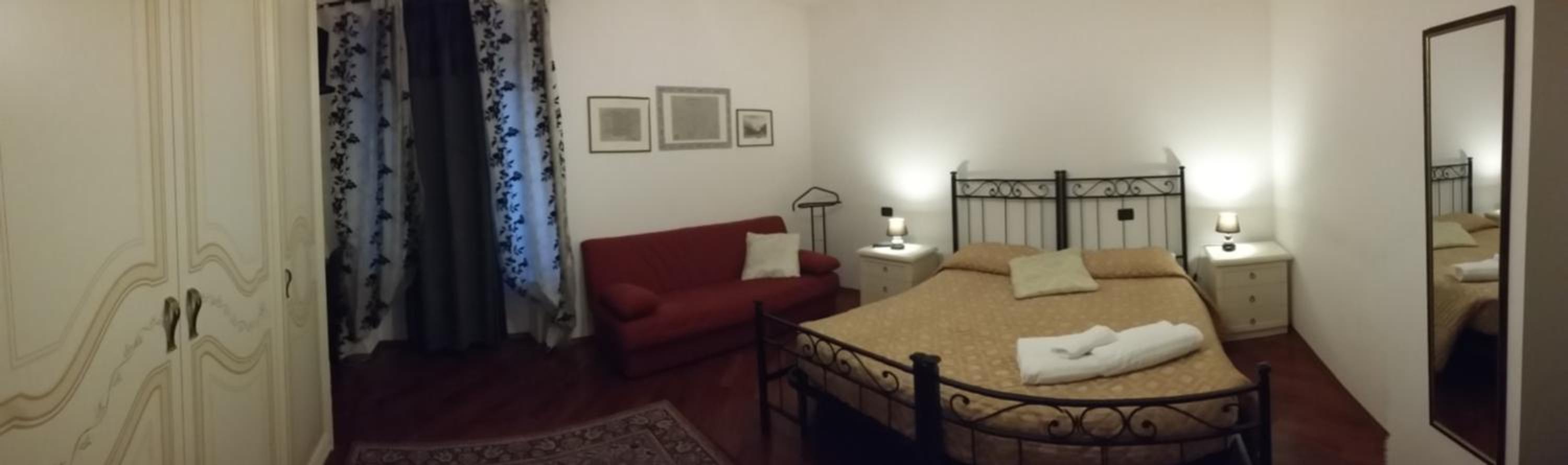 Double Room with Shared Bathroom photo 2