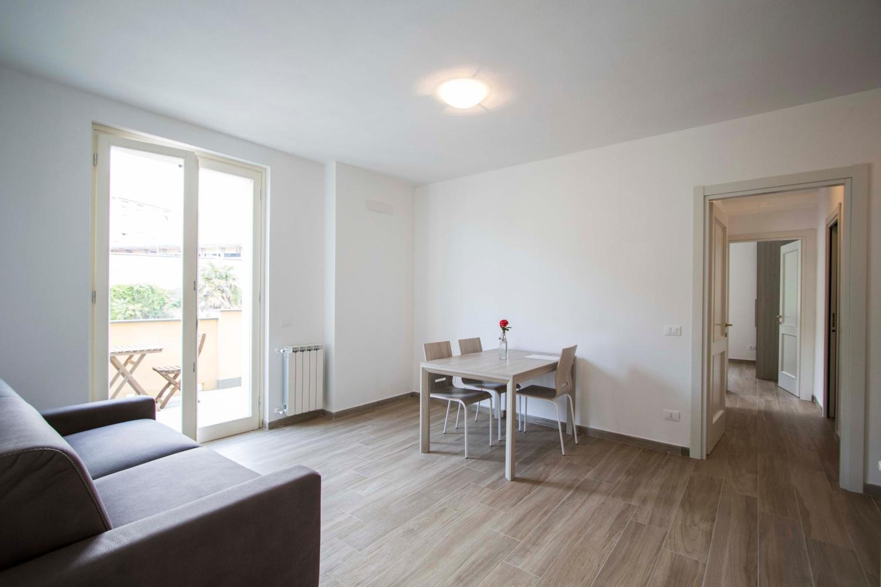 Two-Bedroom Deluxe Apartment with Balcony photo 3
