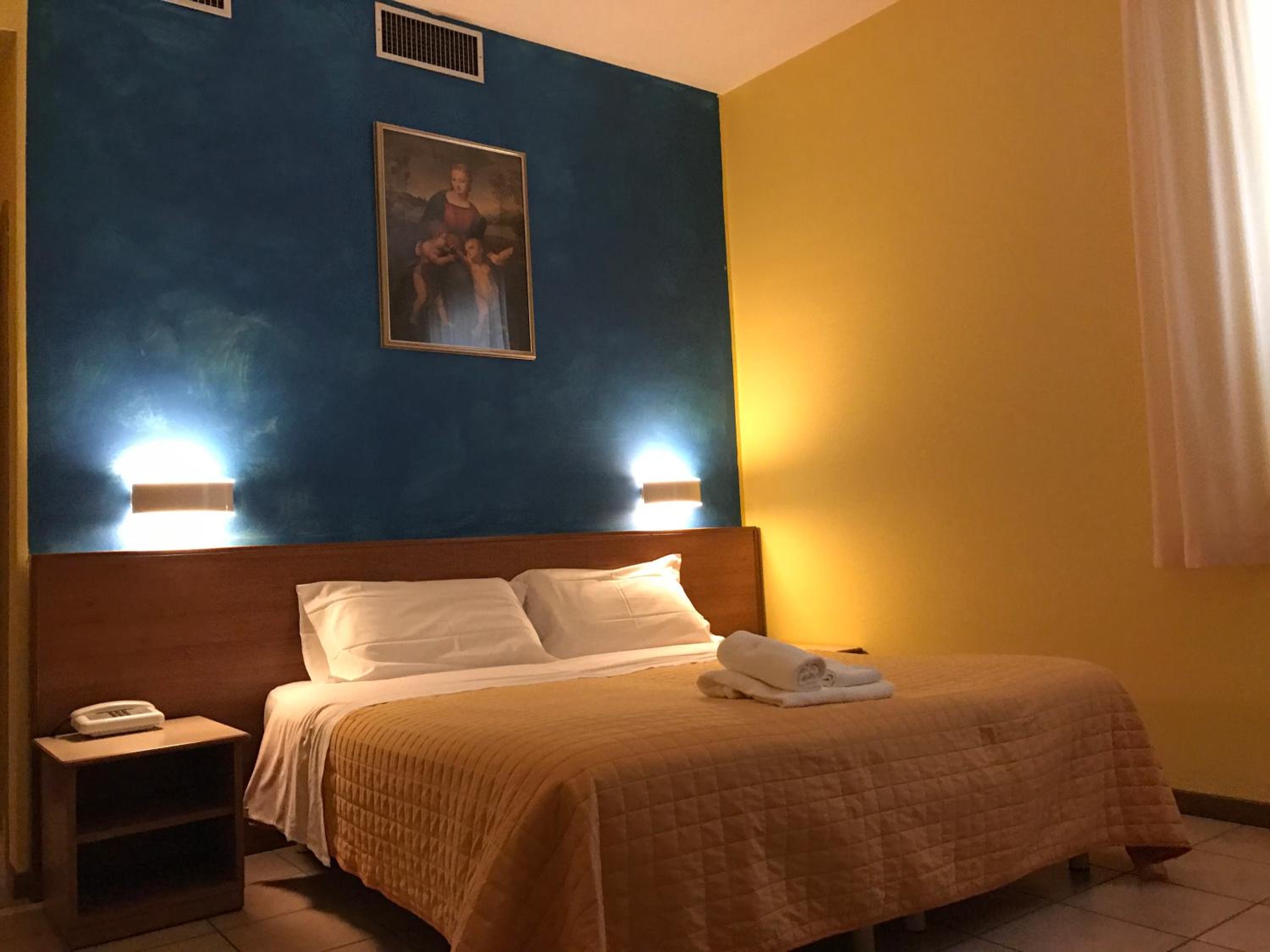 Double or Twin Room - Photo 1
