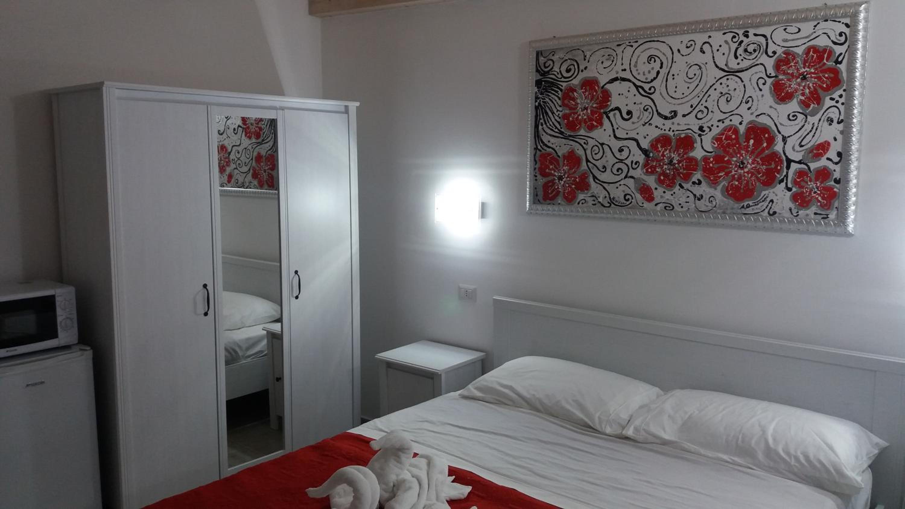 Double Room - Photo 2